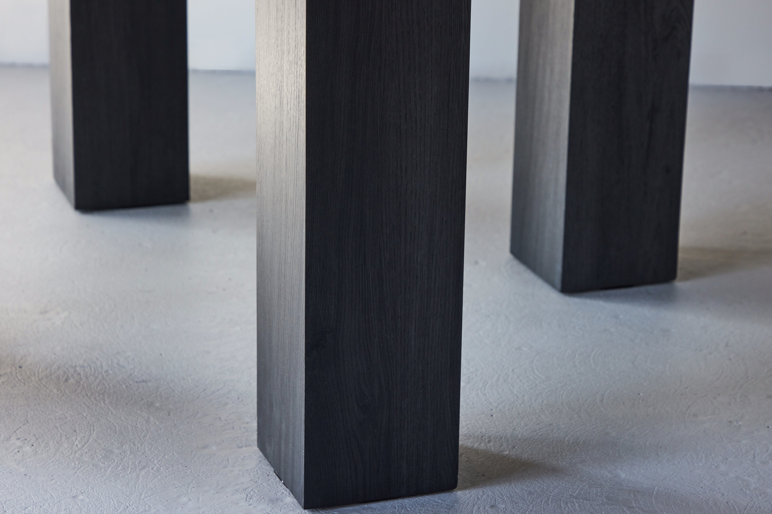 deLOHN Juno Kerek étkezőasztal