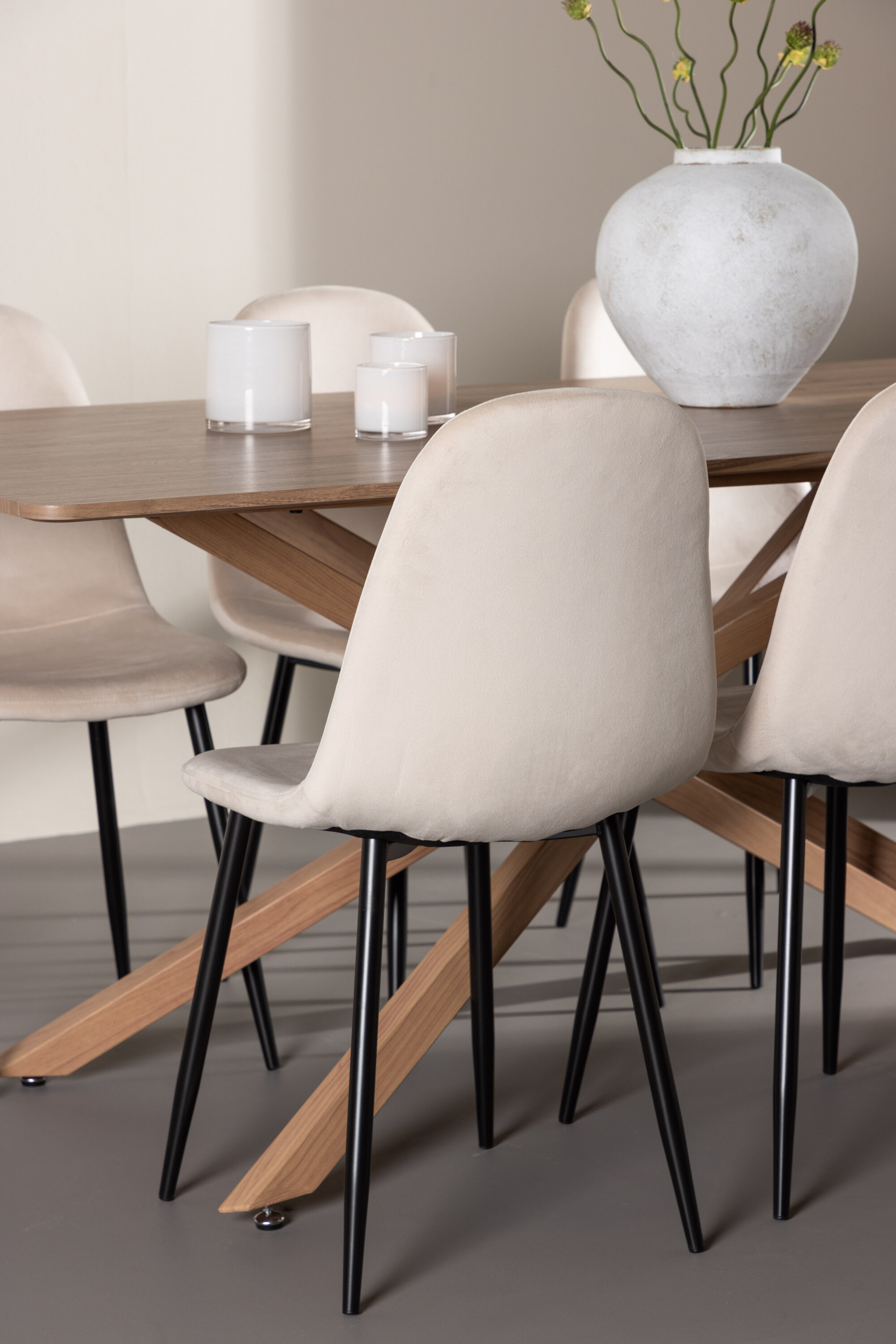 deLOHN Piazza, Polar Téglalap alakú étkezőgarnitúra