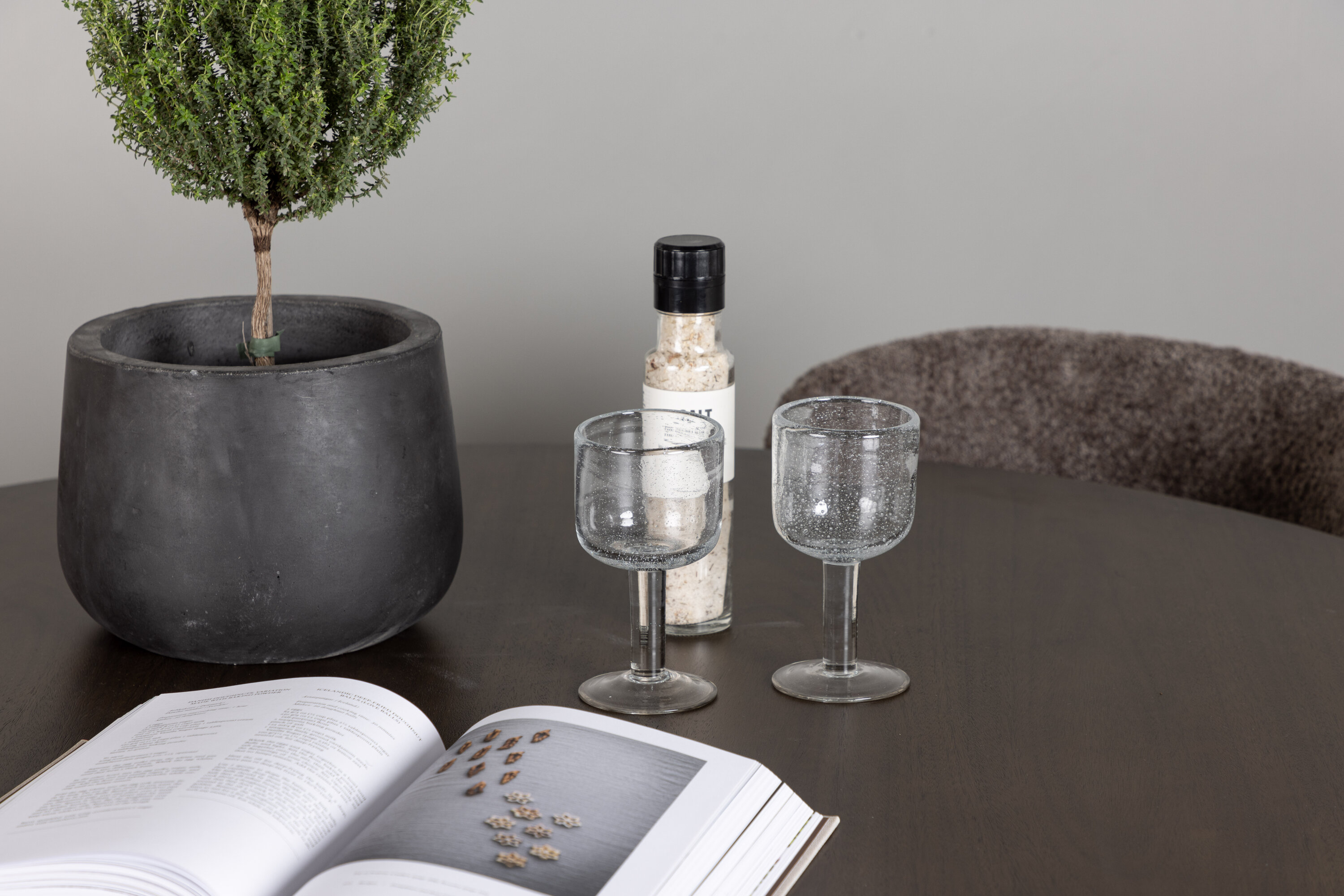 deLOHN Modesto Kör alakú étkezőgarnitúra