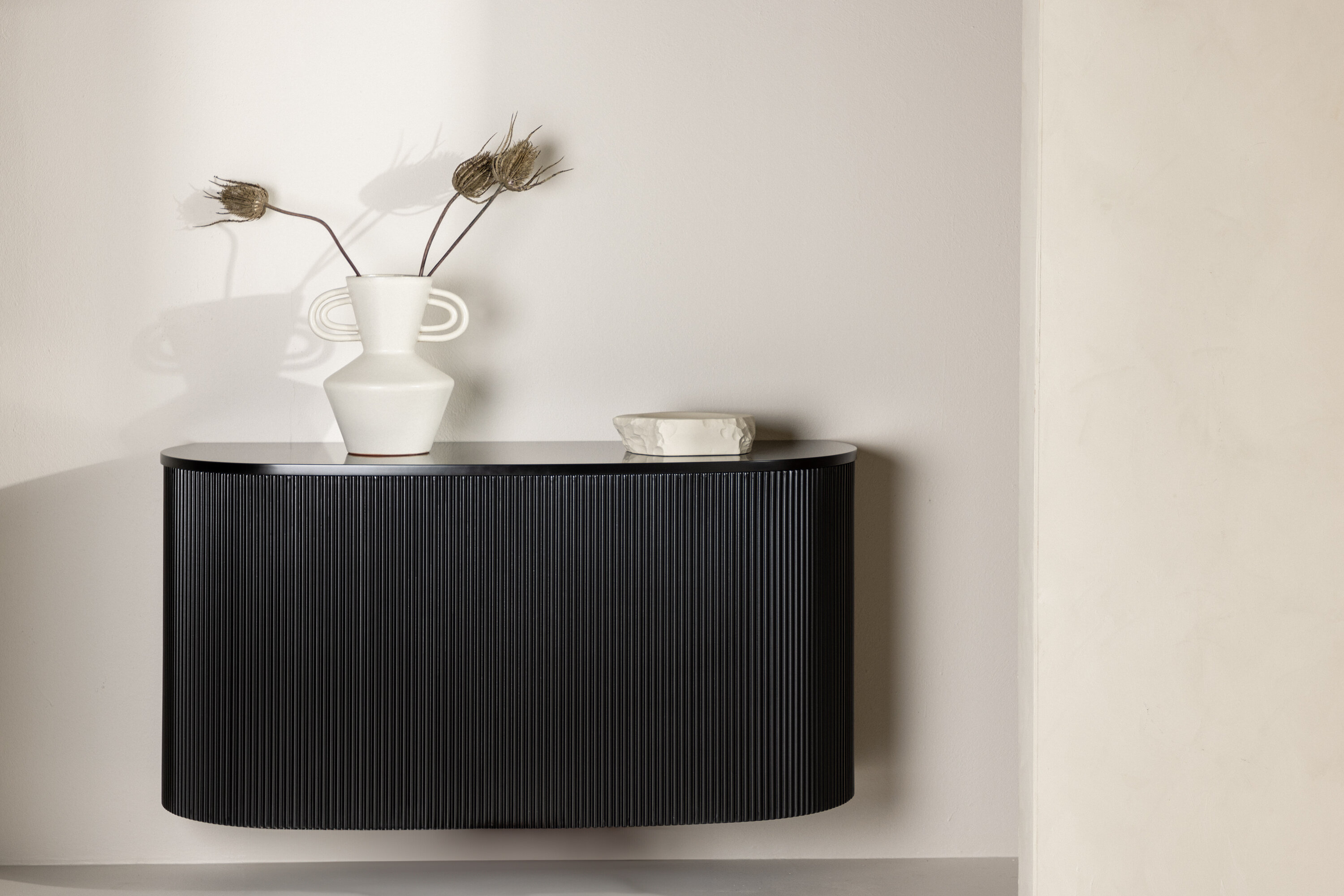 deLOHN Loca Kisasztal