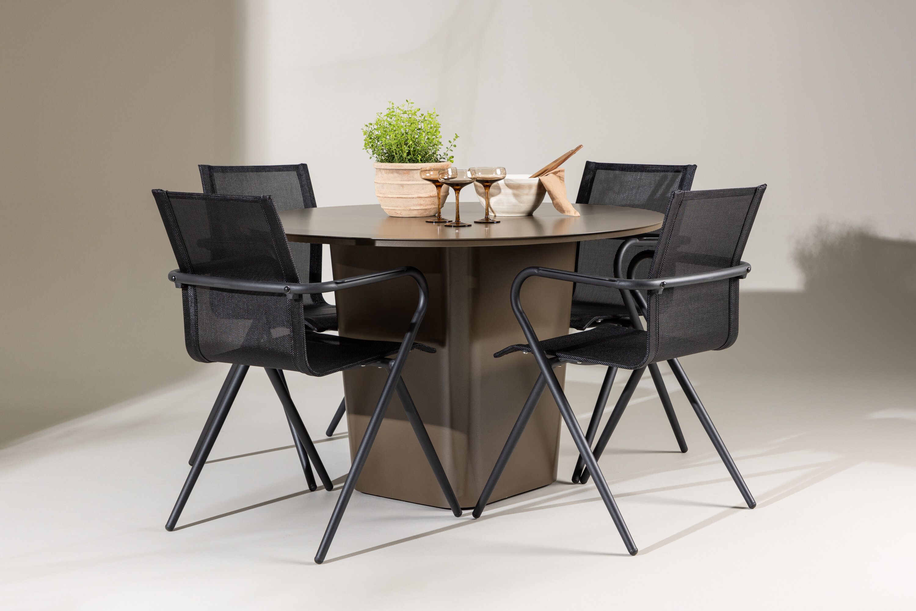 deLOHN Santa Fe, Alina Étkezőgarnitúra