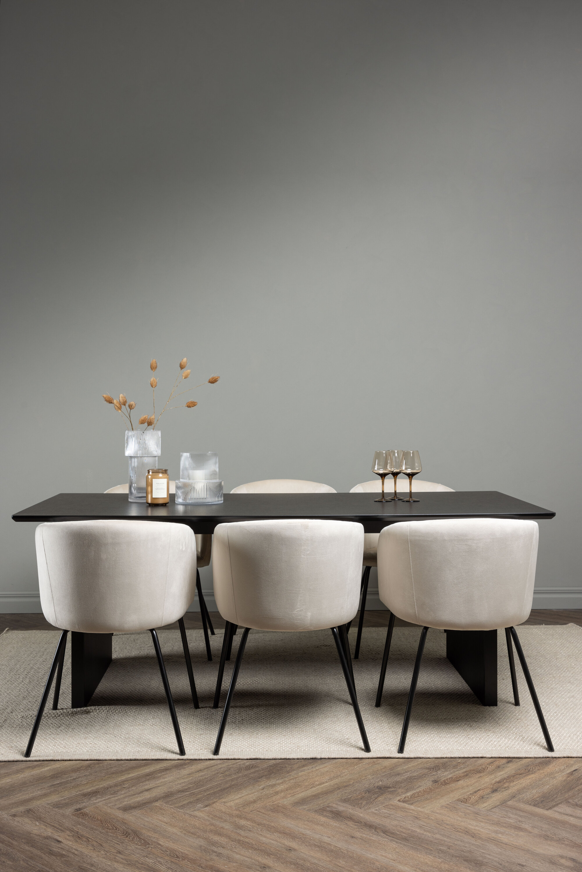 deLOHN Vail, Berit Téglalap alakú étkezőgarnitúra