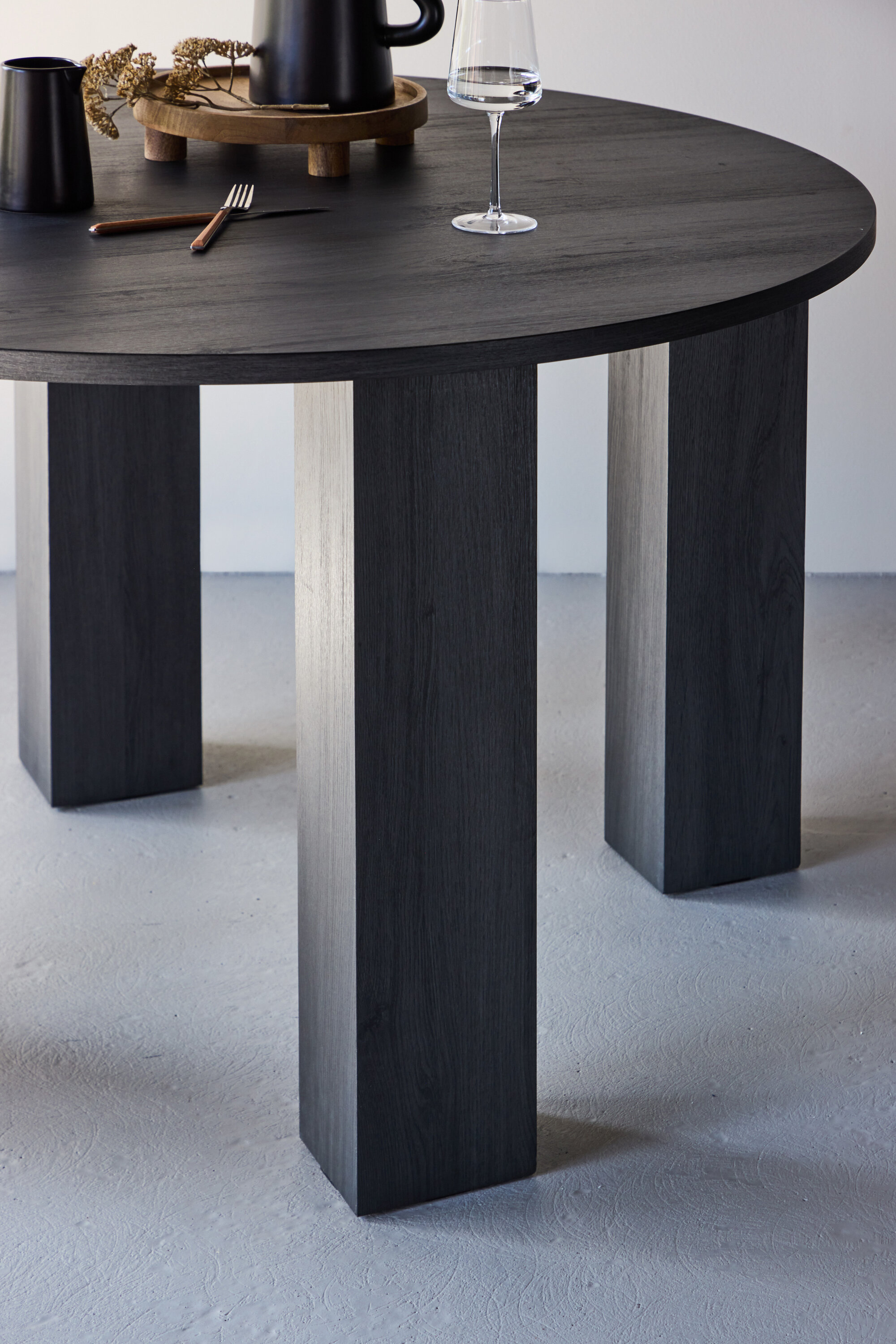 deLOHN Juno Kerek étkezőasztal