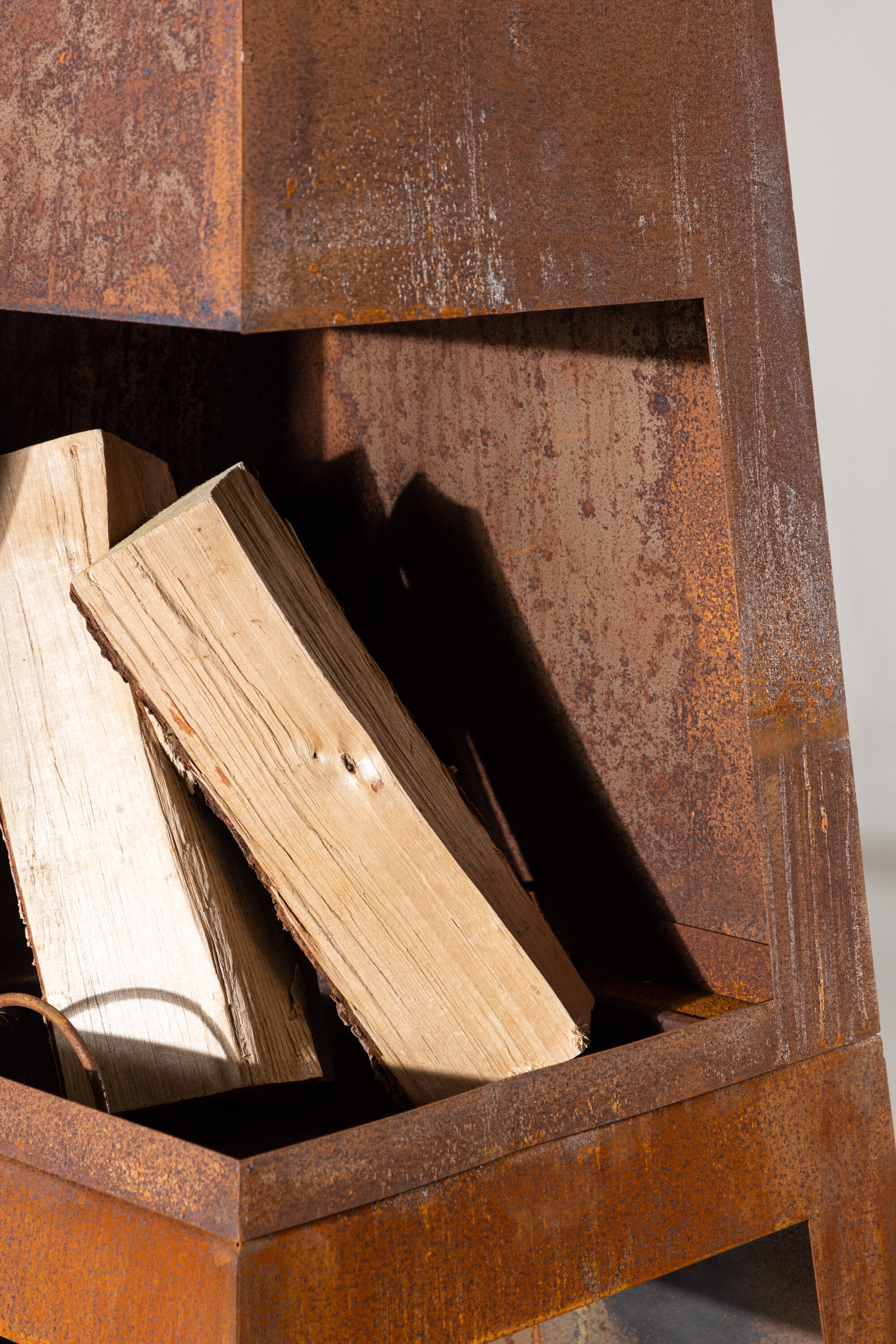 deLOHN Bastian Kerti tűzrakó