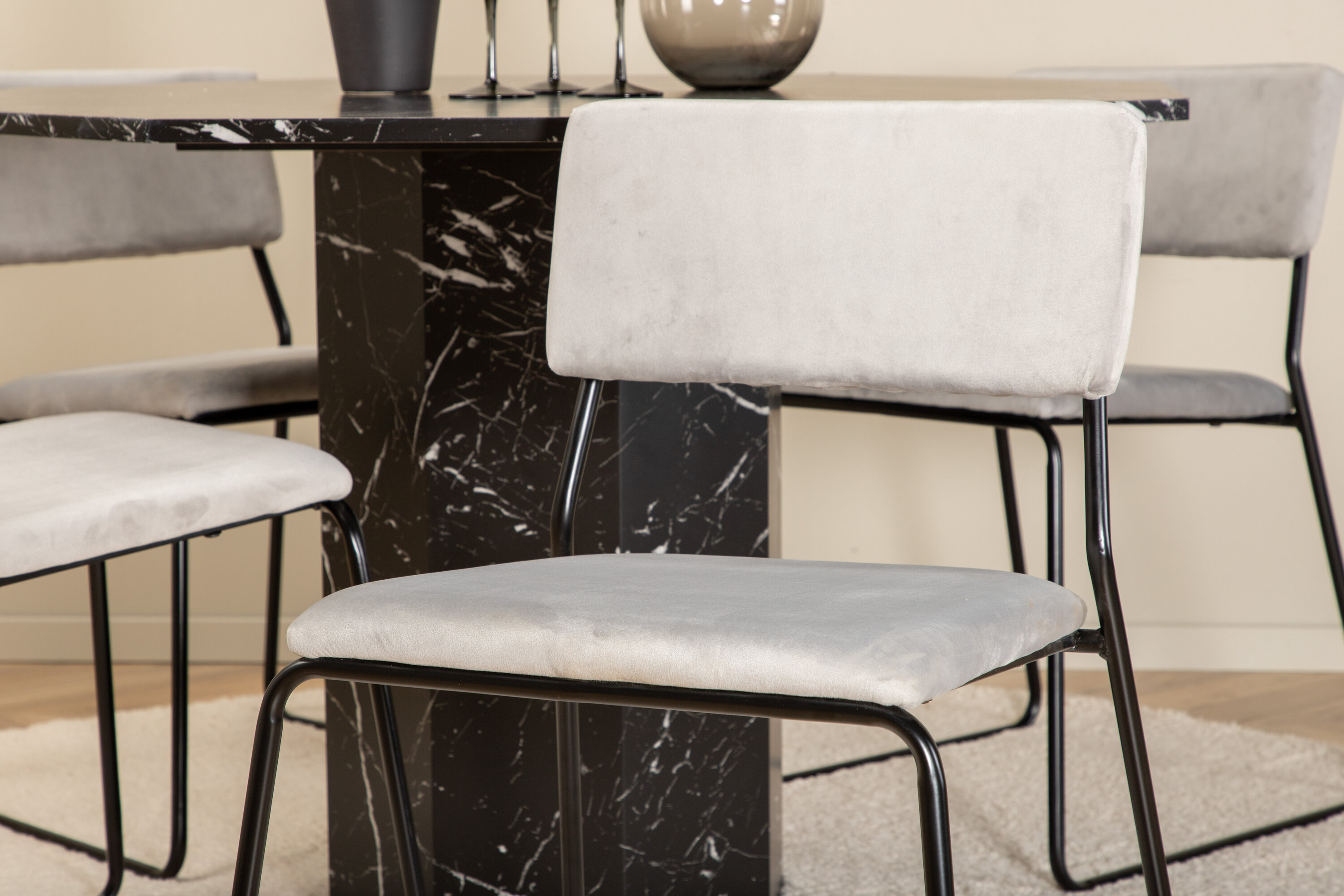 deLOHN Marbs, Kenth Kör alakú étkezőgarnitúra