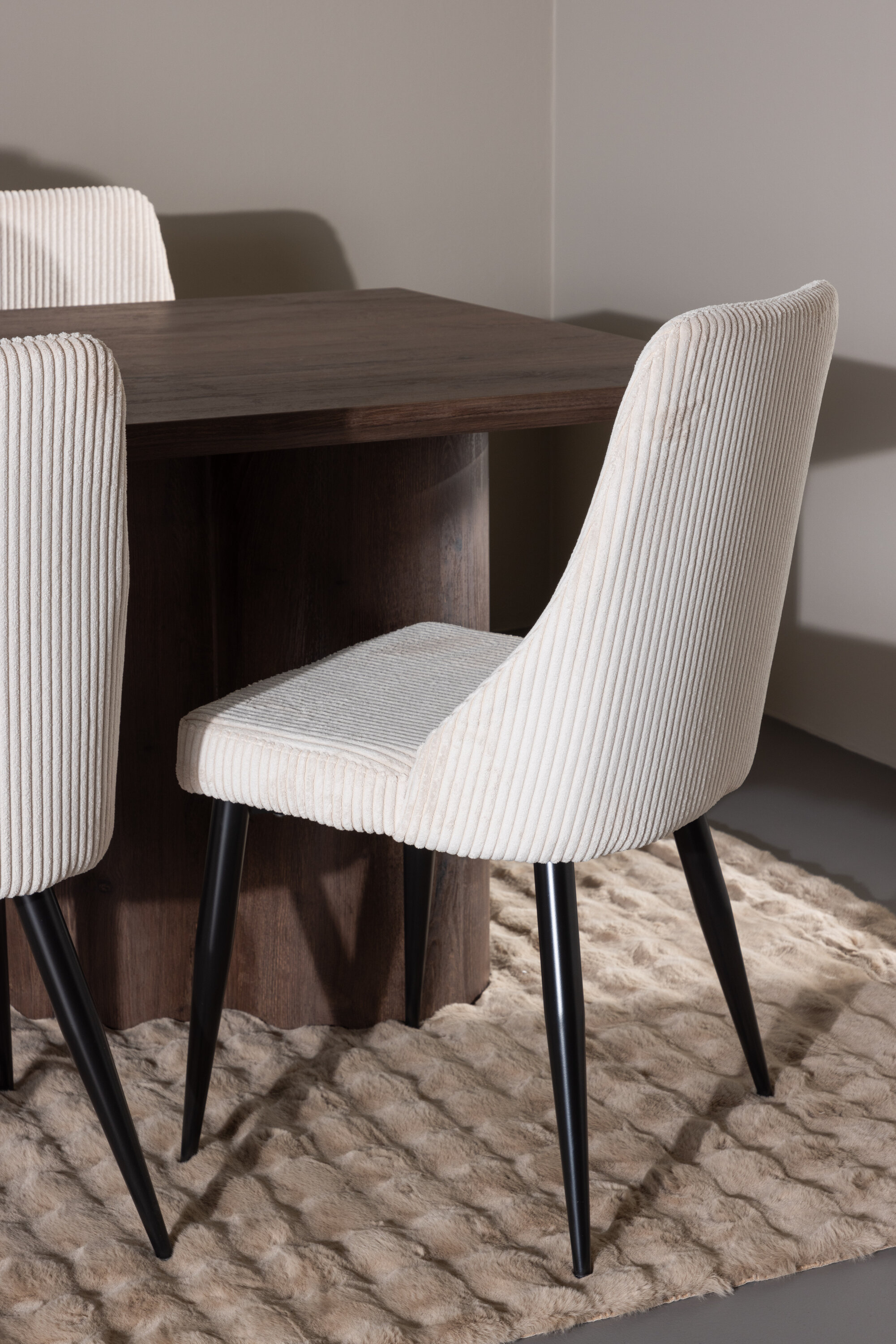 deLOHN Olivia, Leone Téglalap alakú étkezőgarnitúra deLOHN Olivia, Leone Téglalap alakú étkezőgarnitúra