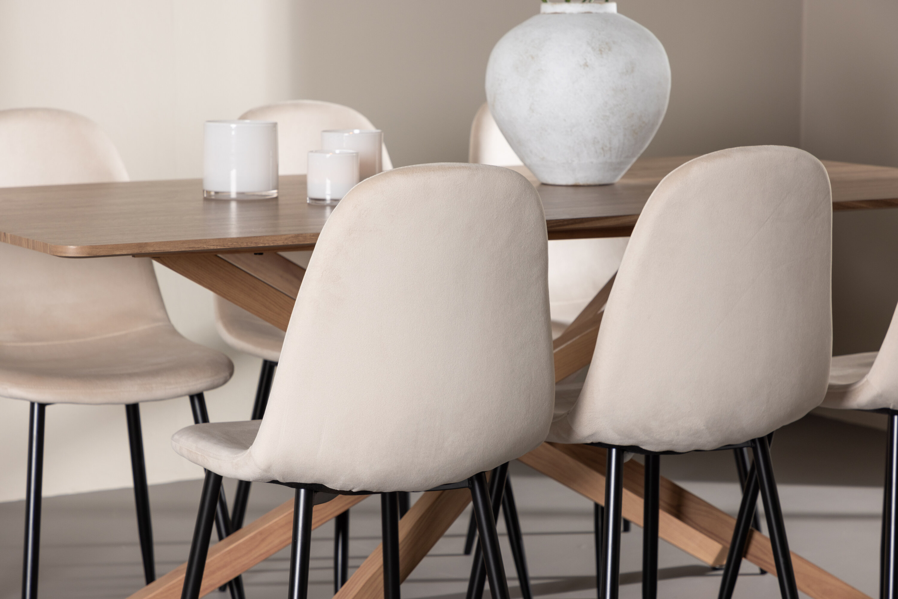 deLOHN Piazza, Polar Téglalap alakú étkezőgarnitúra