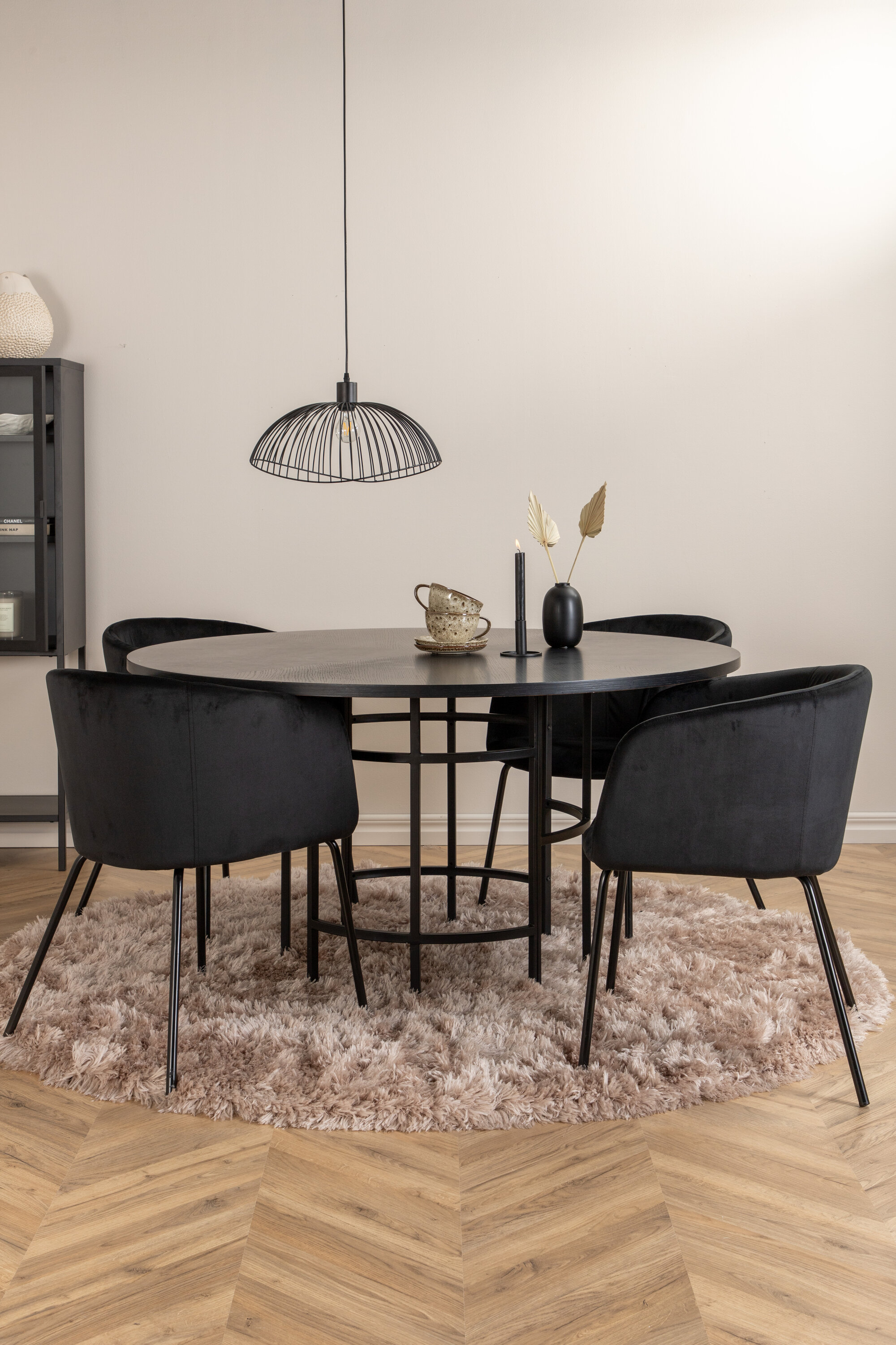 deLOHN Copenhagen, Berit Kör alakú étkezőgarnitúra