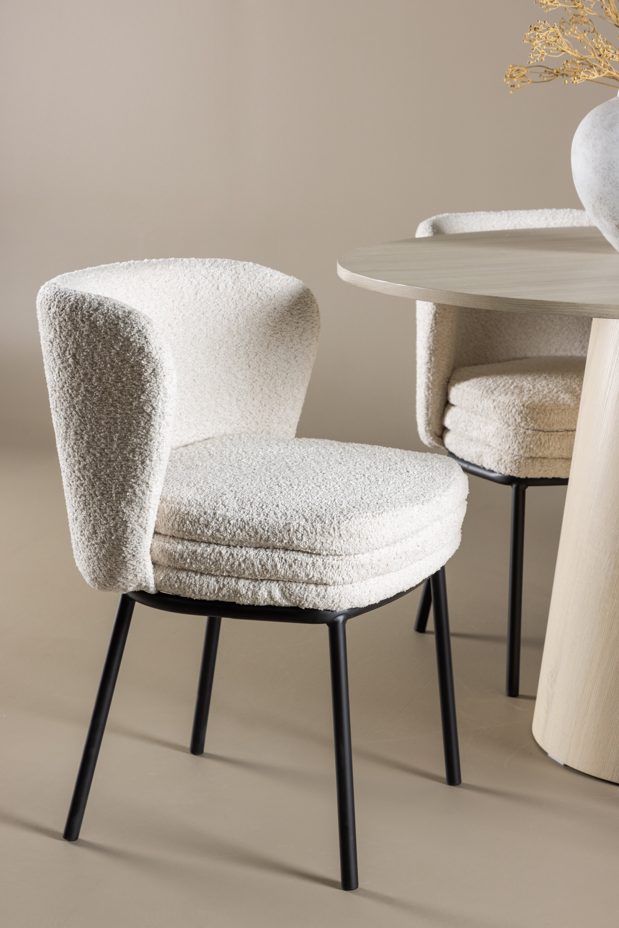 deLOHN Lanzo, Agnes Kör alakú étkezőgarnitúra