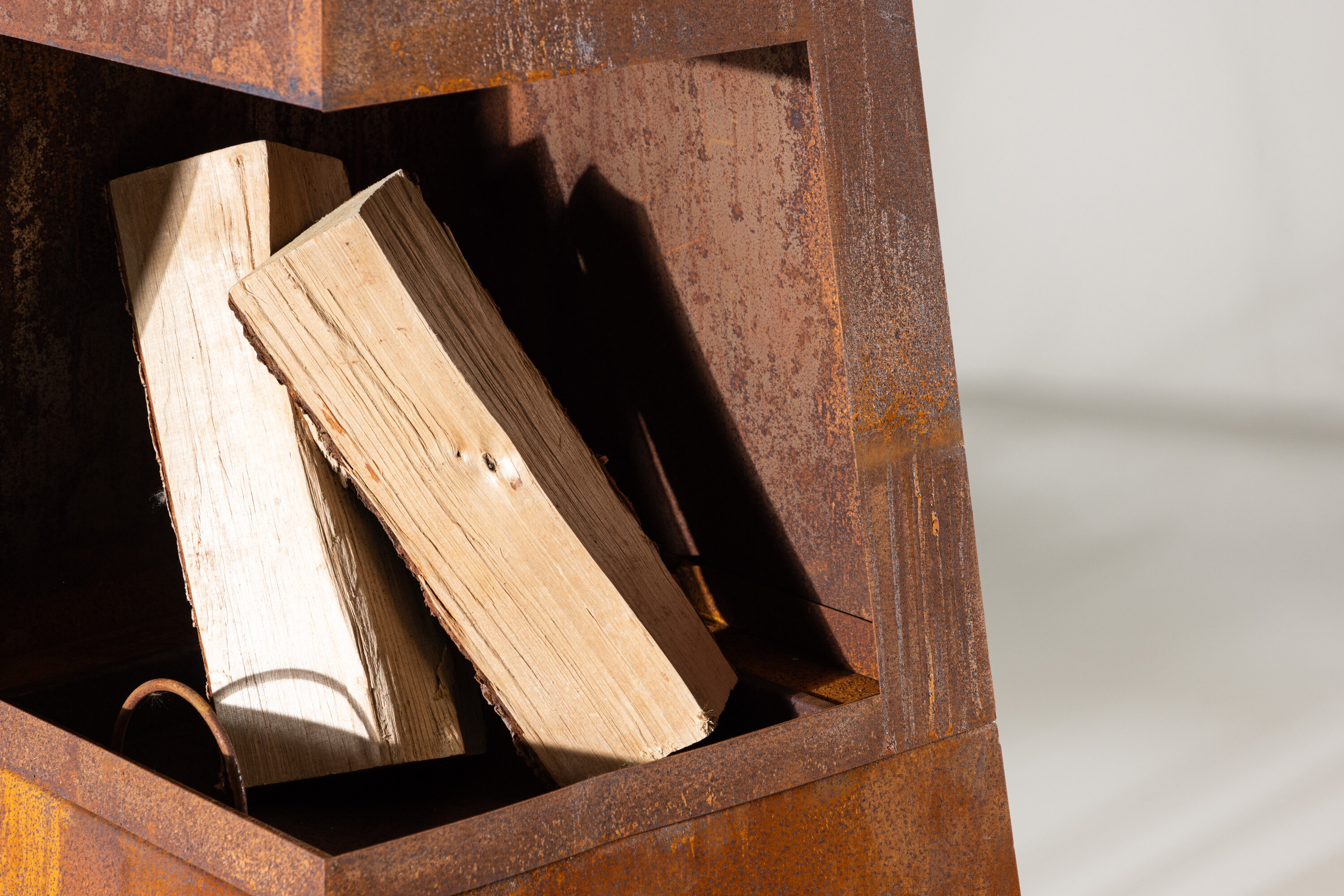 deLOHN Bastian Kerti tűzrakó