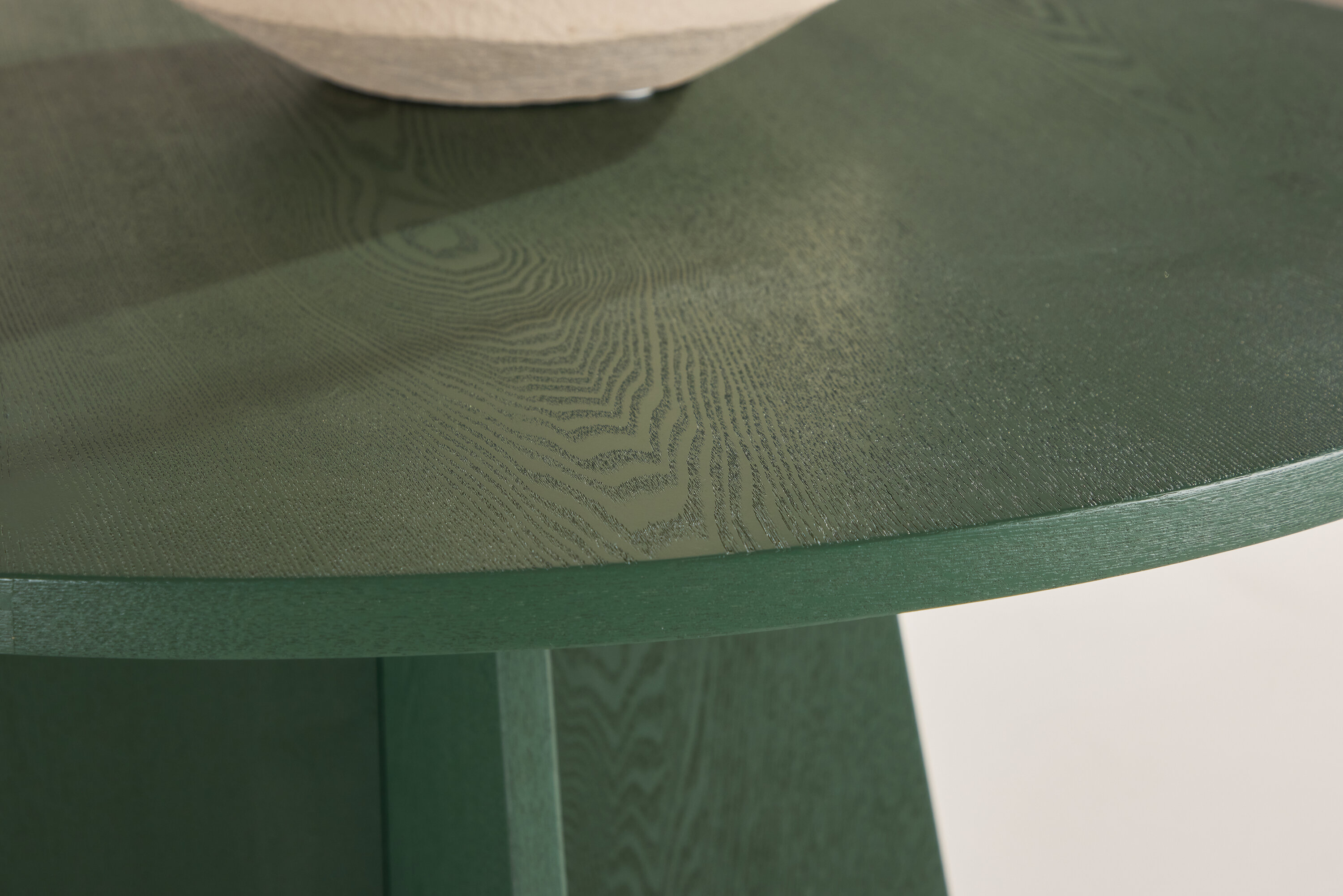 deLOHN Bootcut Kerek étkezőasztal