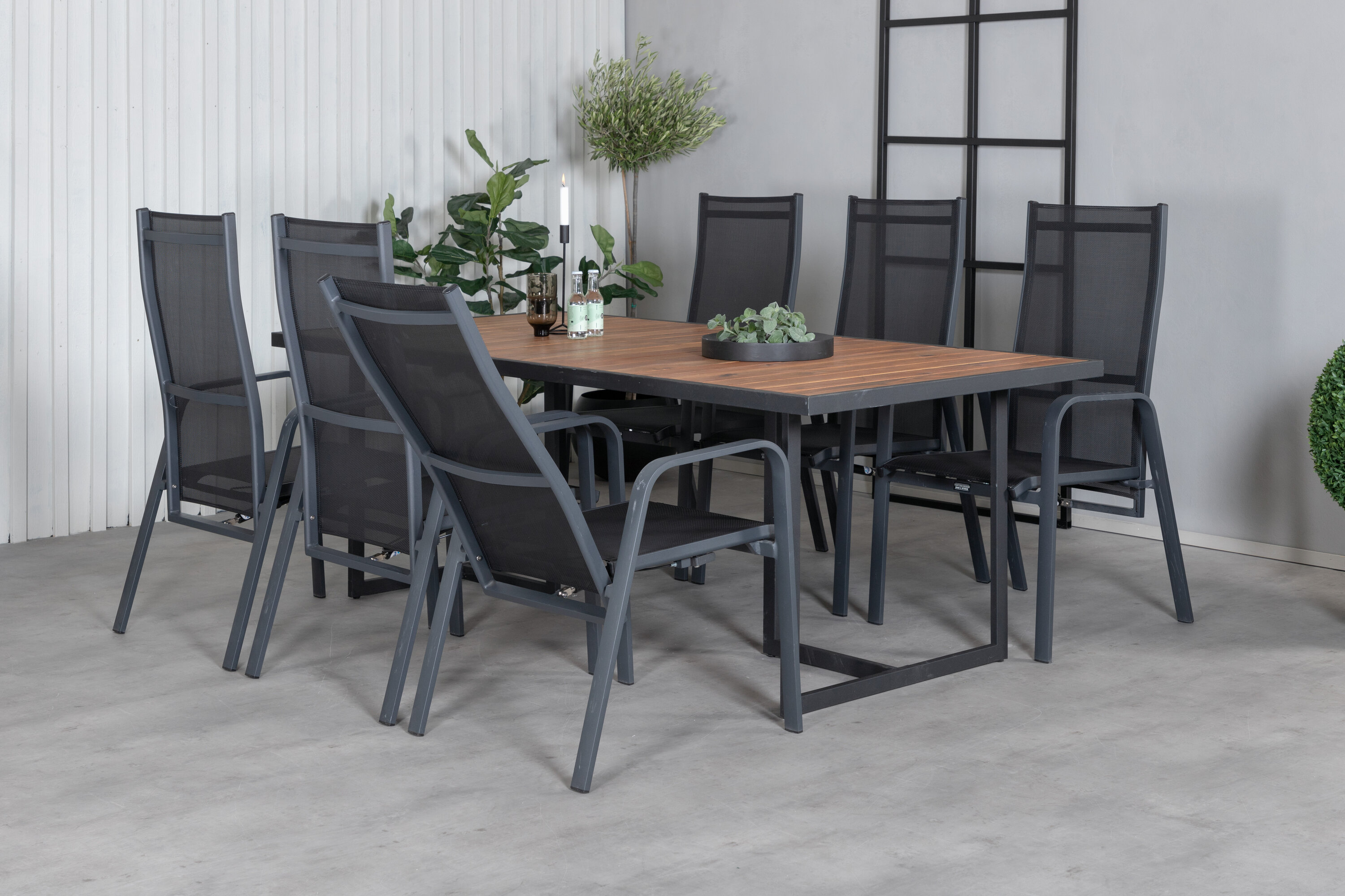 deLOHN Khung, Copacabana Étkezőgarnitúra deLOHN Khung, Copacabana Étkezőgarnitúra