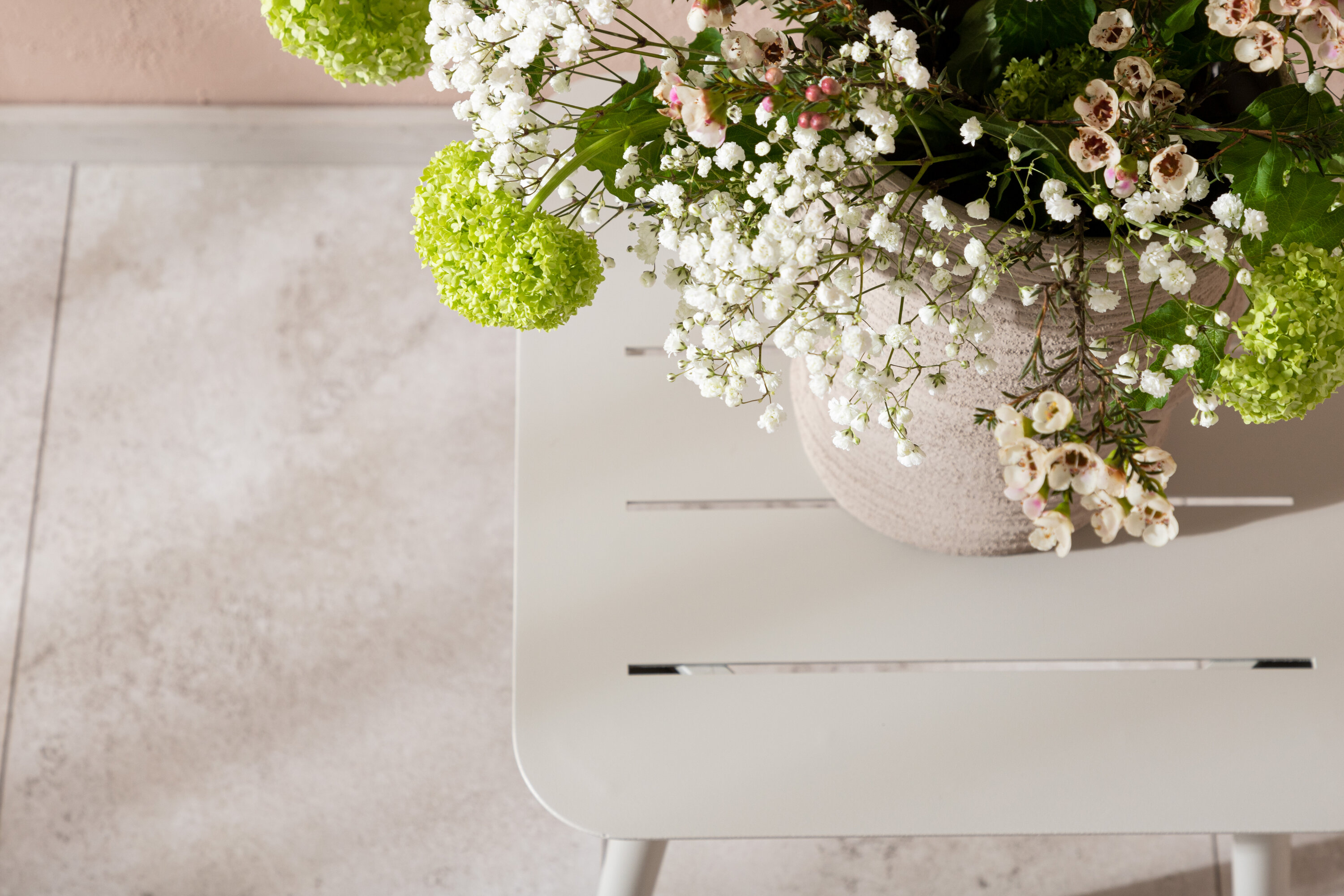 deLOHN Lina Kisasztal