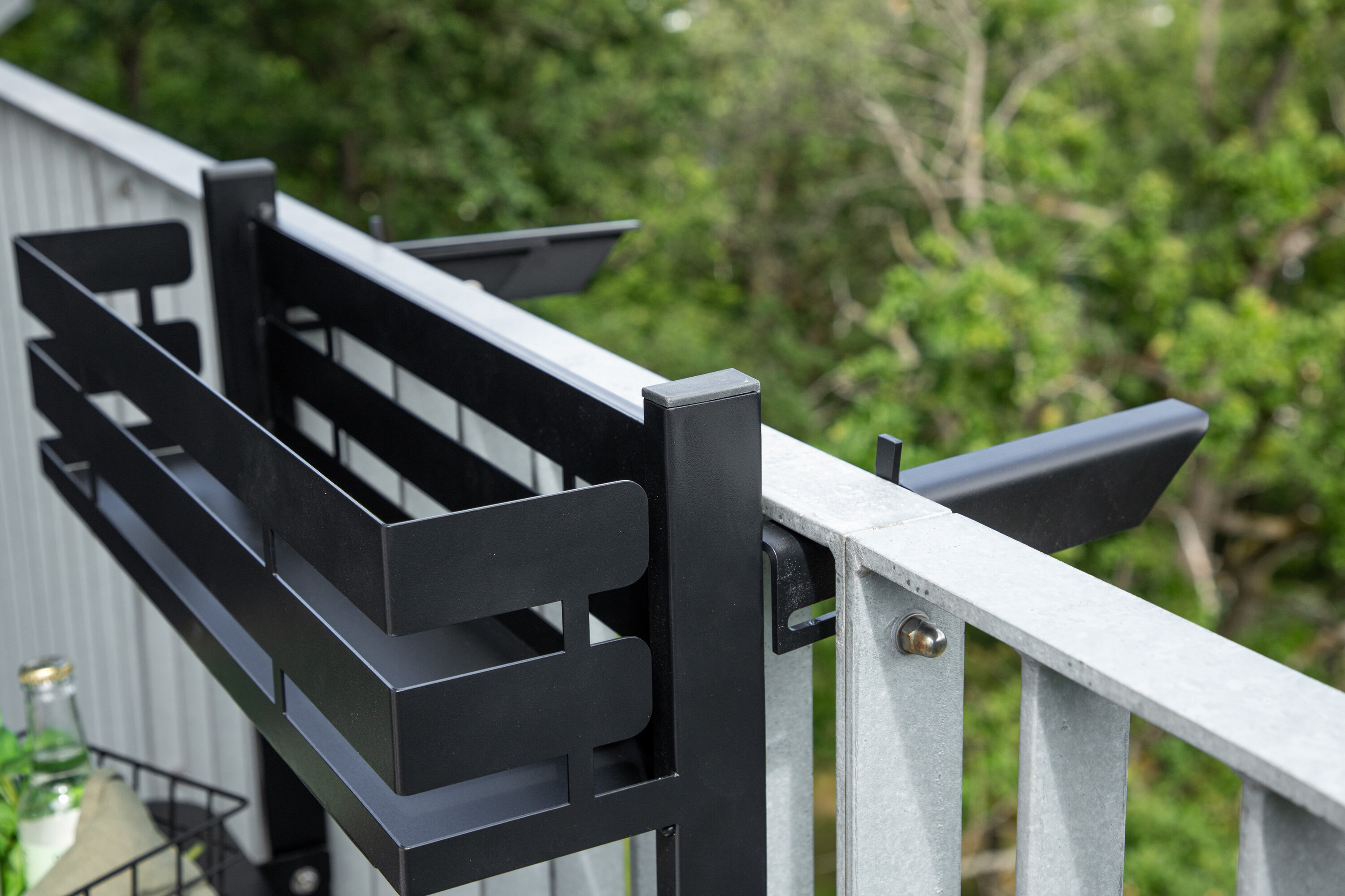 deLOHN Borneo Kávéházi asztal deLOHN Borneo Kávéházi asztal