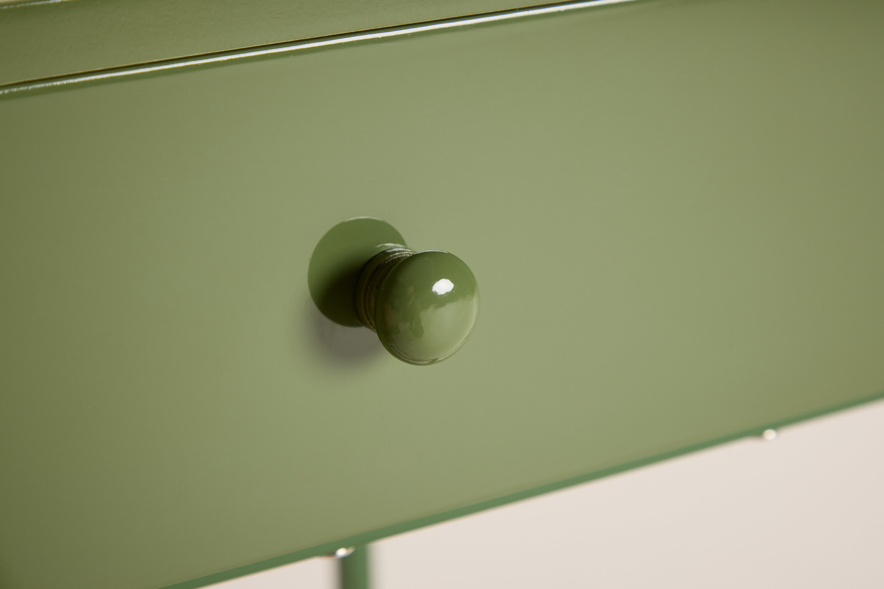 deLOHN Bakal Éjjeliszekrény