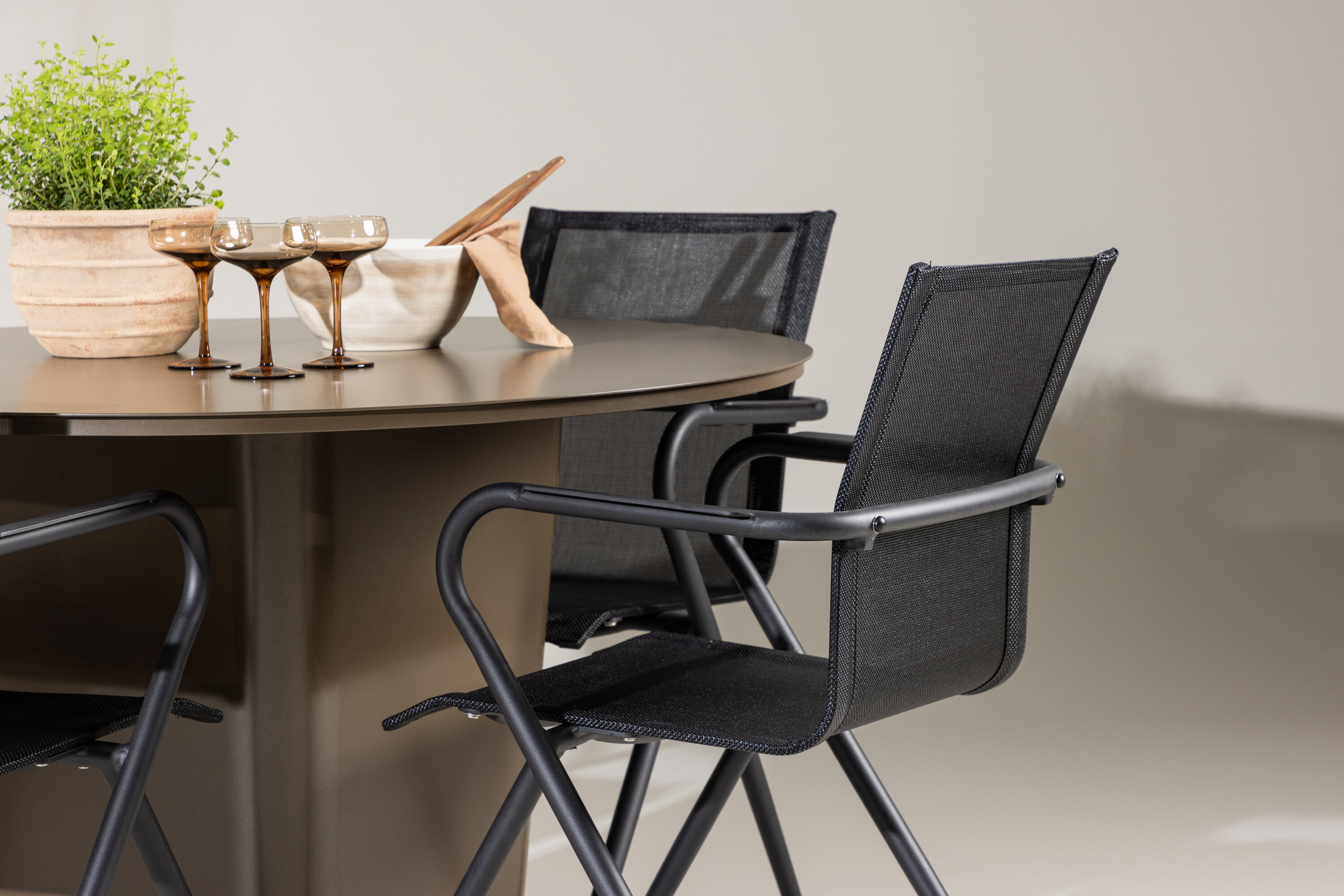 deLOHN Santa Fe, Alina Étkezőgarnitúra