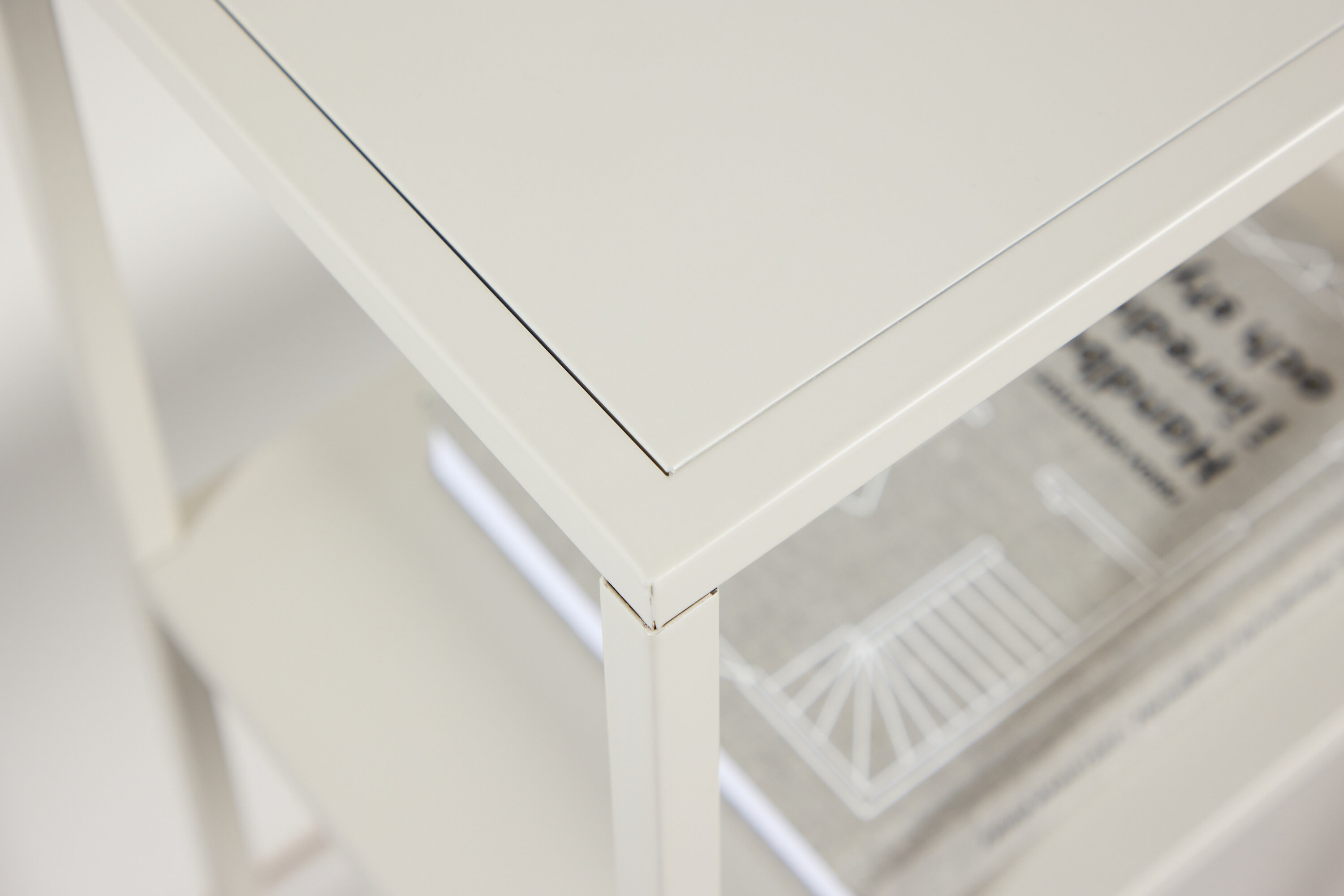 deLOHN Staal Kisasztal deLOHN Staal Kisasztal