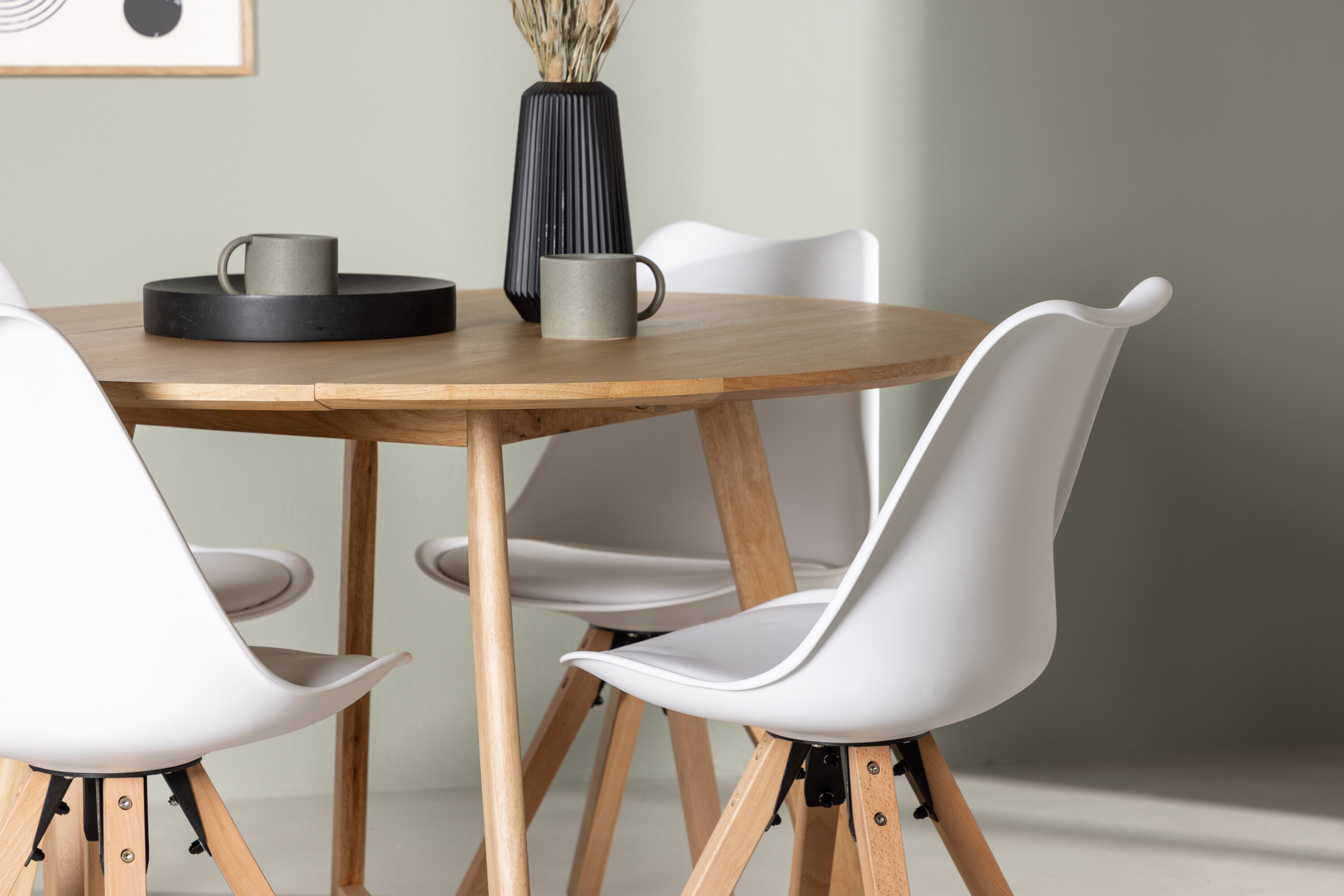 deLOHN Zeno Kör alakú étkezőgarnitúra deLOHN Zeno Kör alakú étkezőgarnitúra