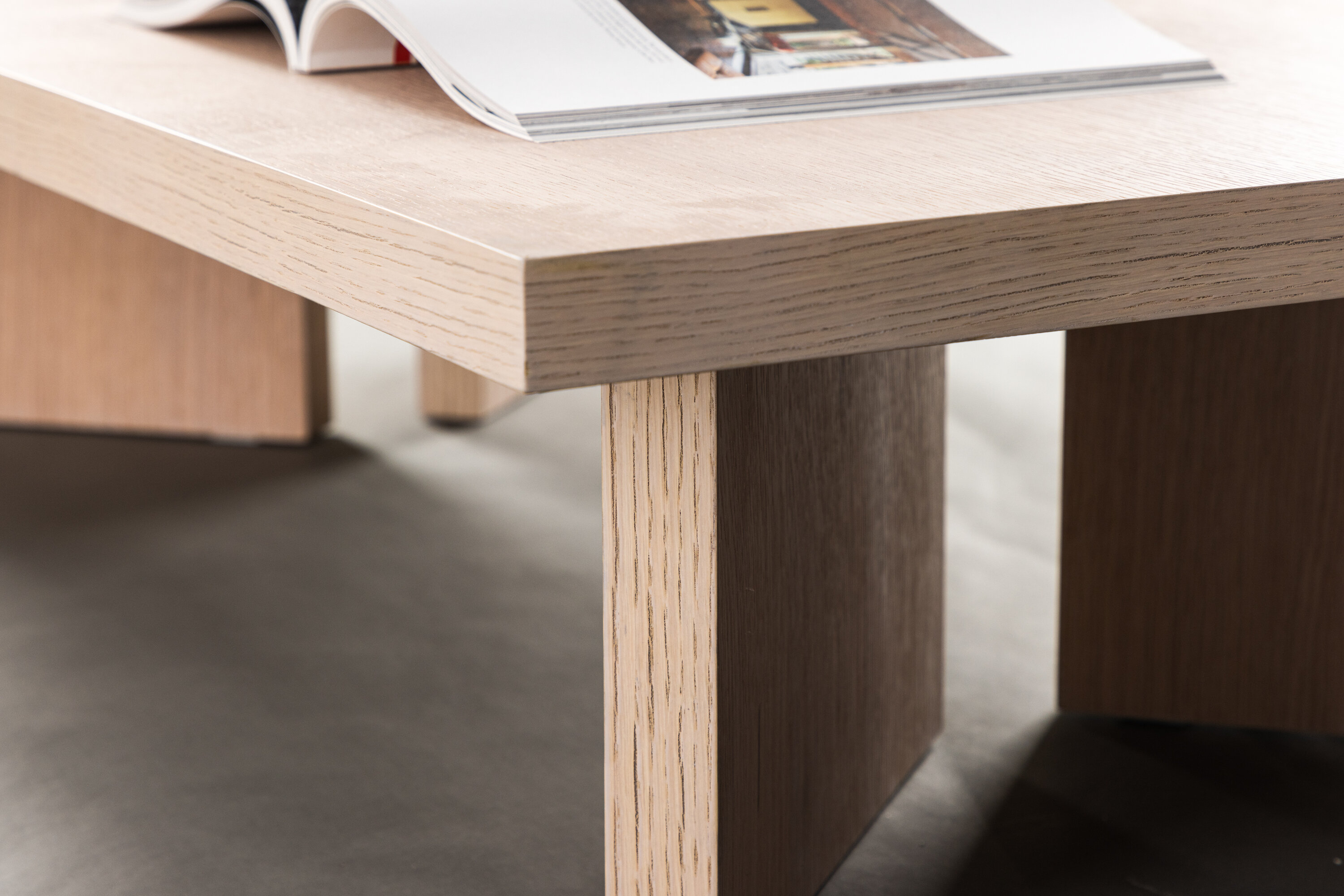 deLOHN Bassholmen Dohányzóasztal