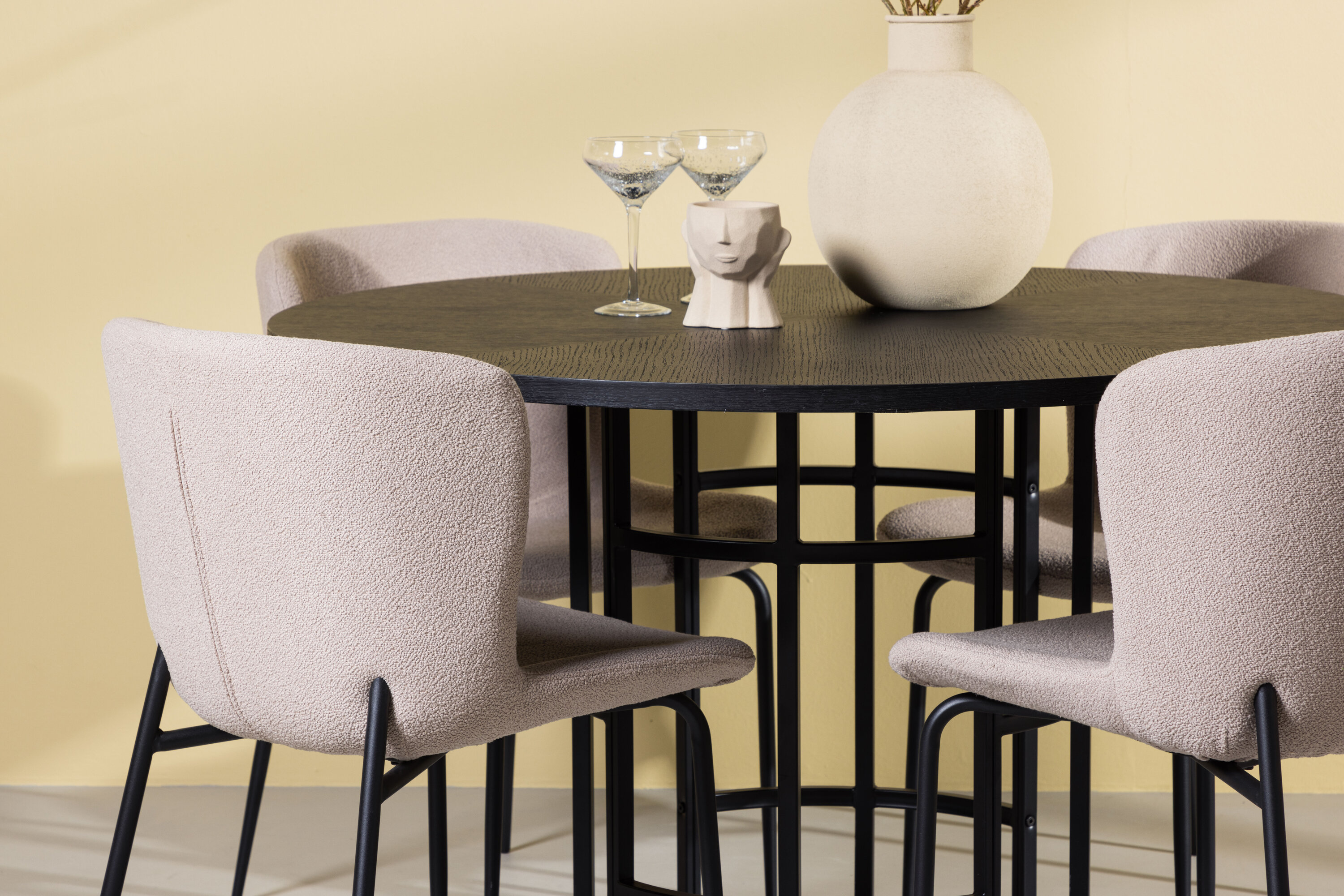 deLOHN Copenhagen, Modesto Kör alakú étkezőgarnitúra