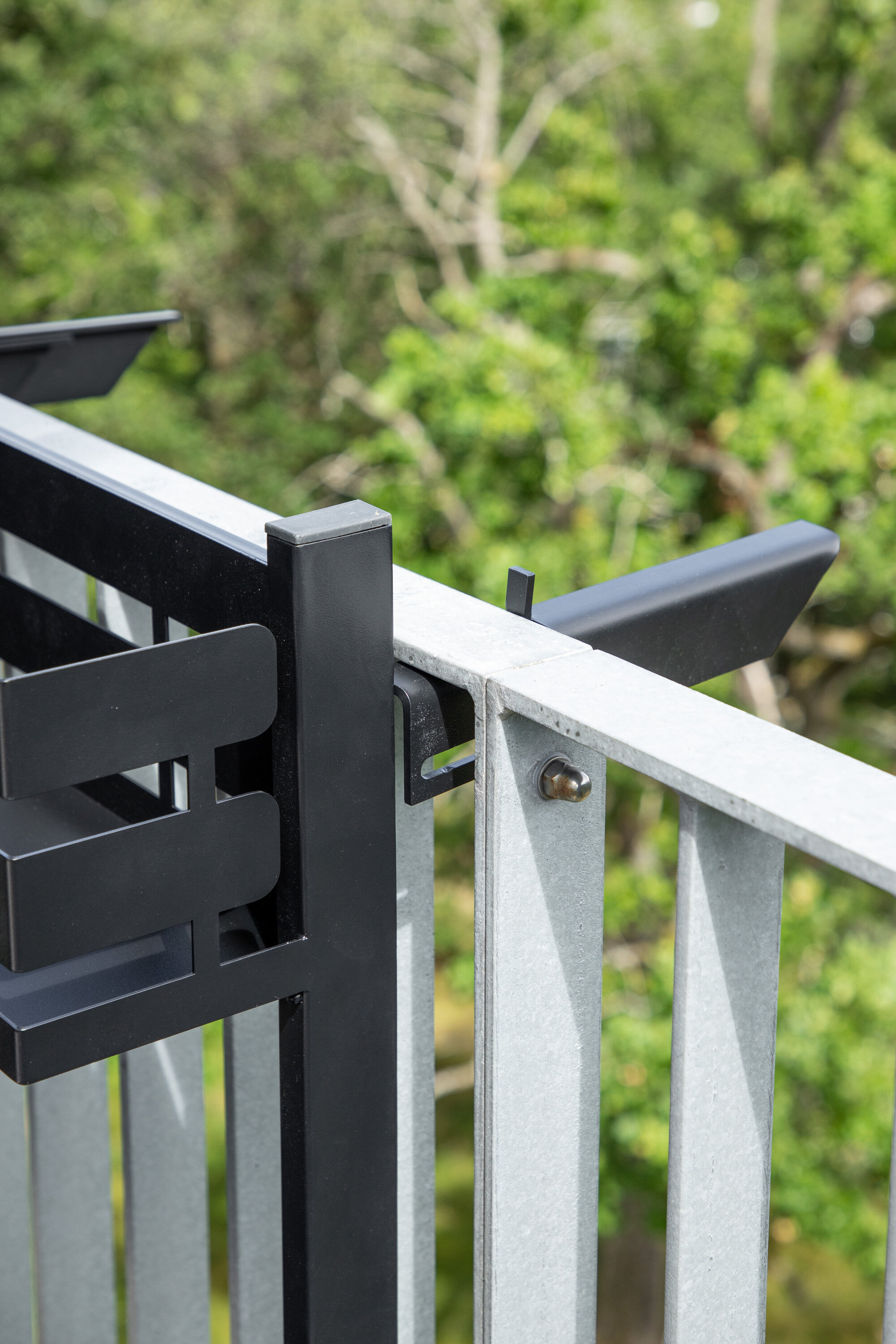 deLOHN Borneo Kávéházi asztal deLOHN Borneo Kávéházi asztal