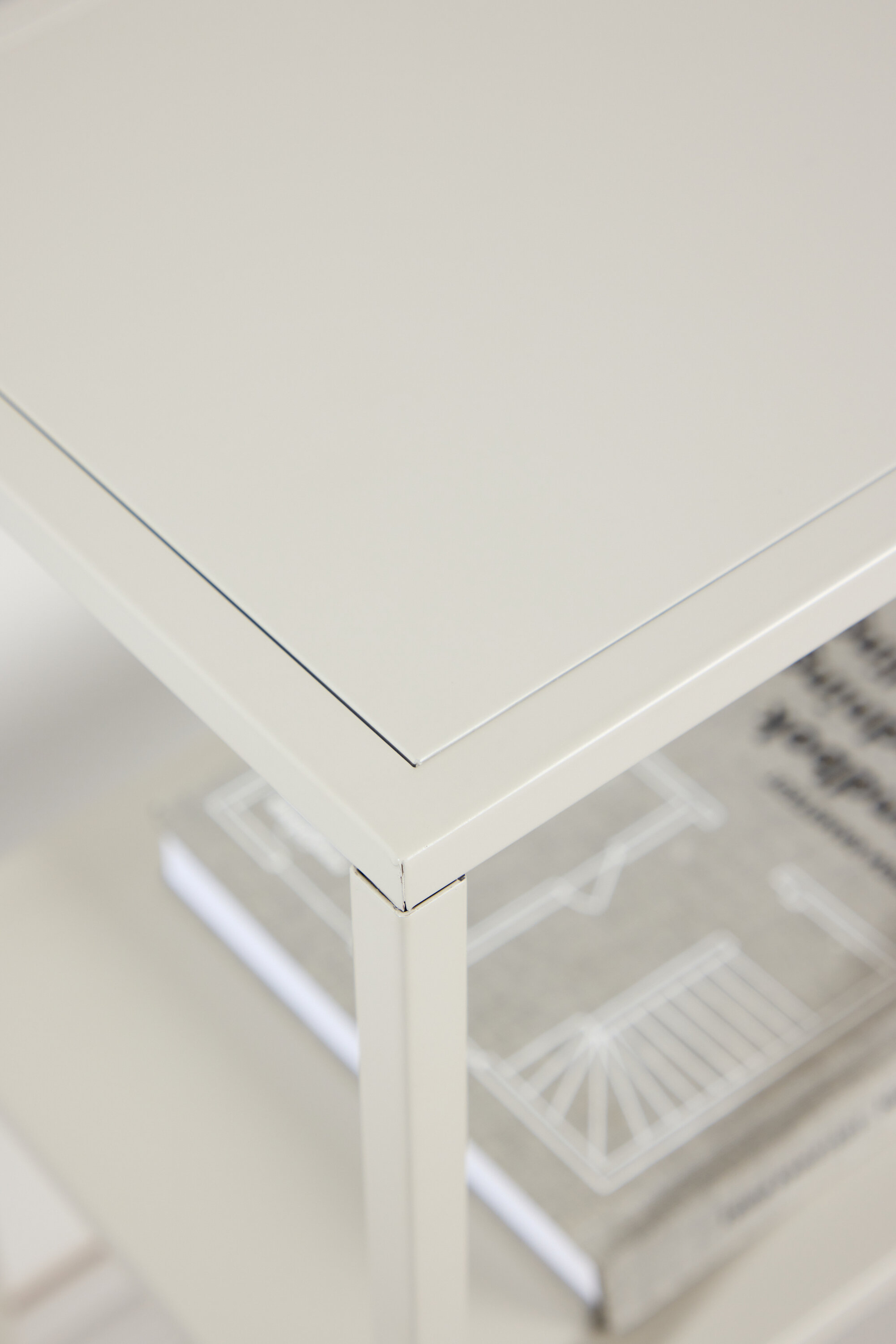 deLOHN Staal Kisasztal deLOHN Staal Kisasztal