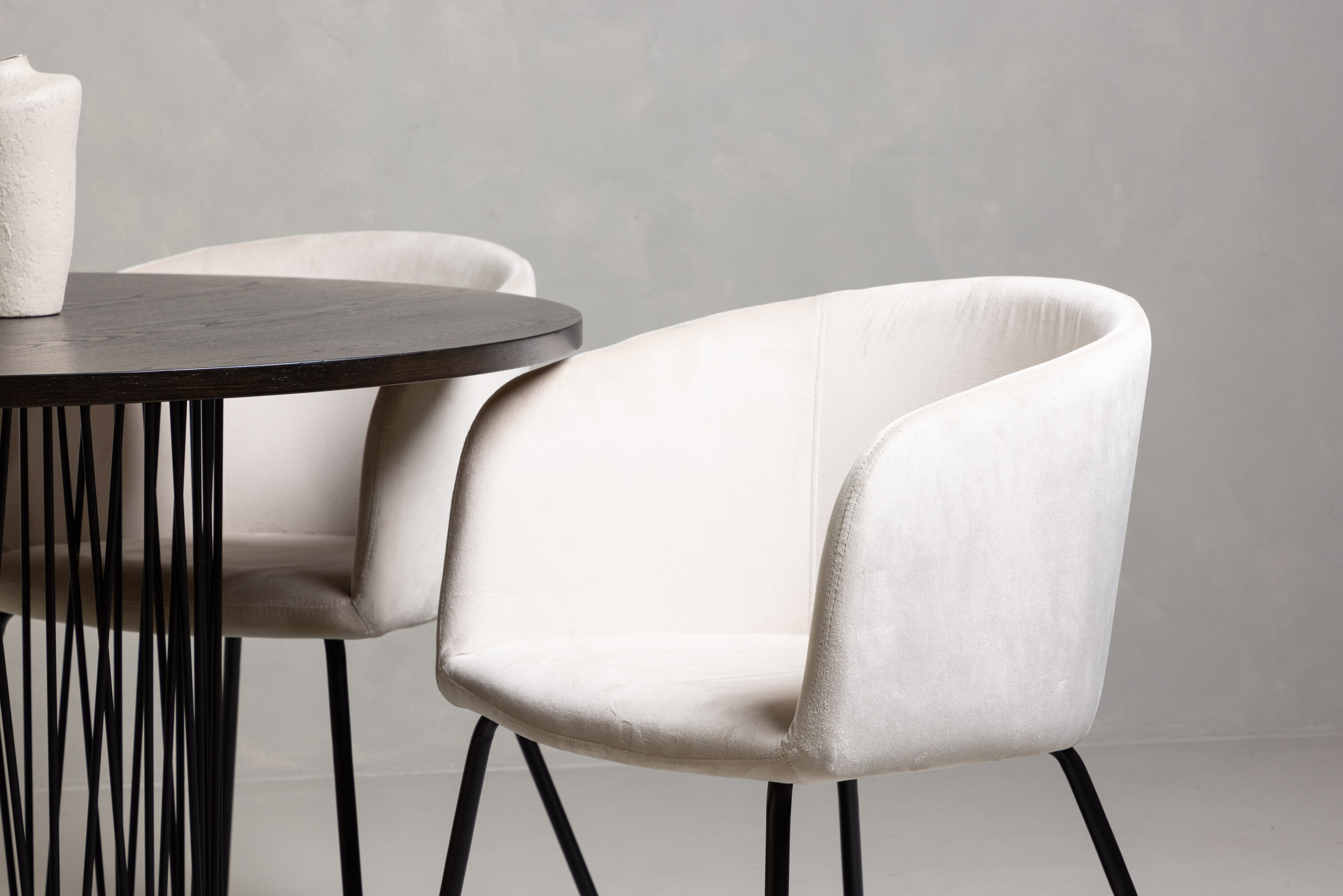 deLOHN Stone round, Berit Kör alakú étkezőgarnitúra