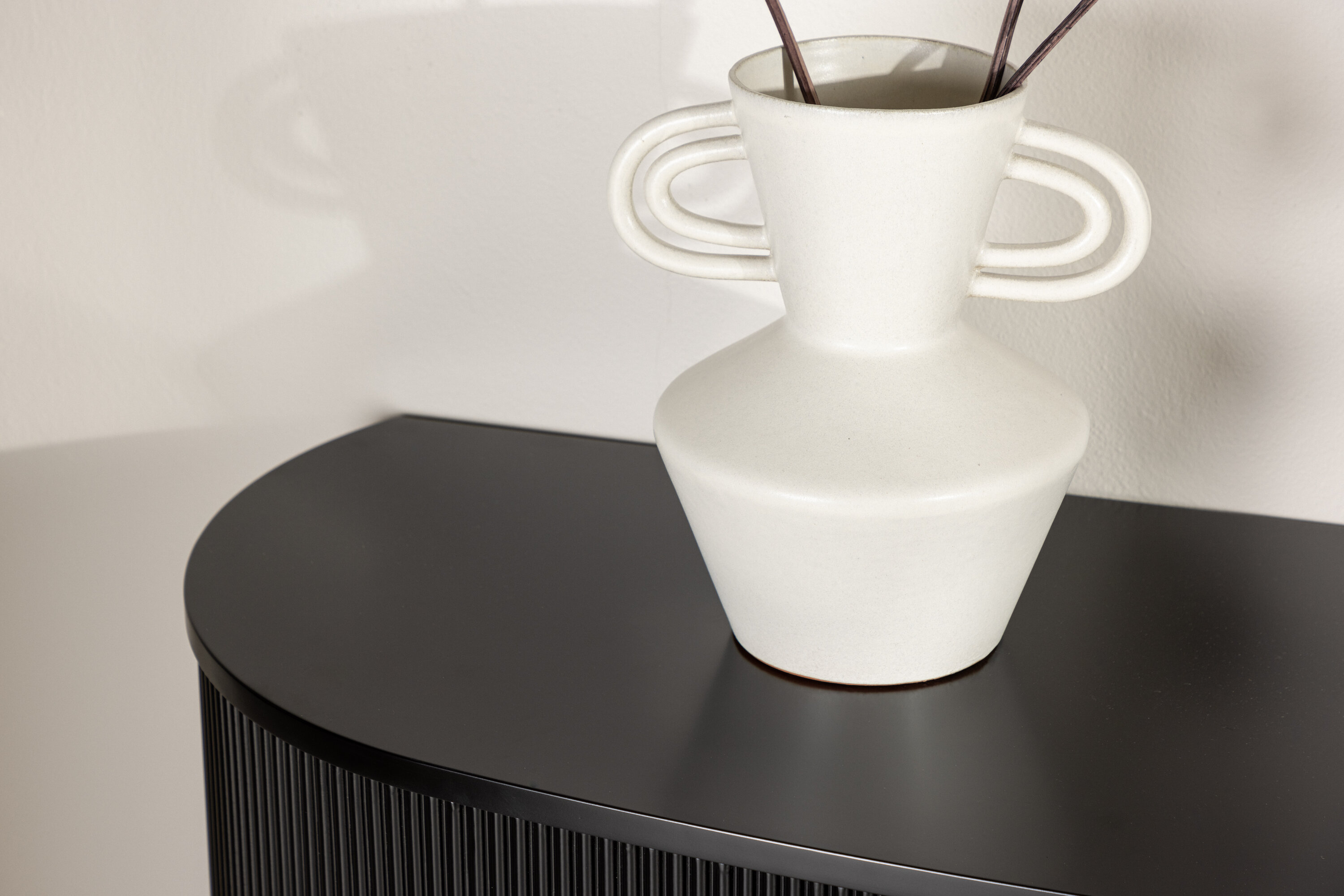 deLOHN Loca Kisasztal