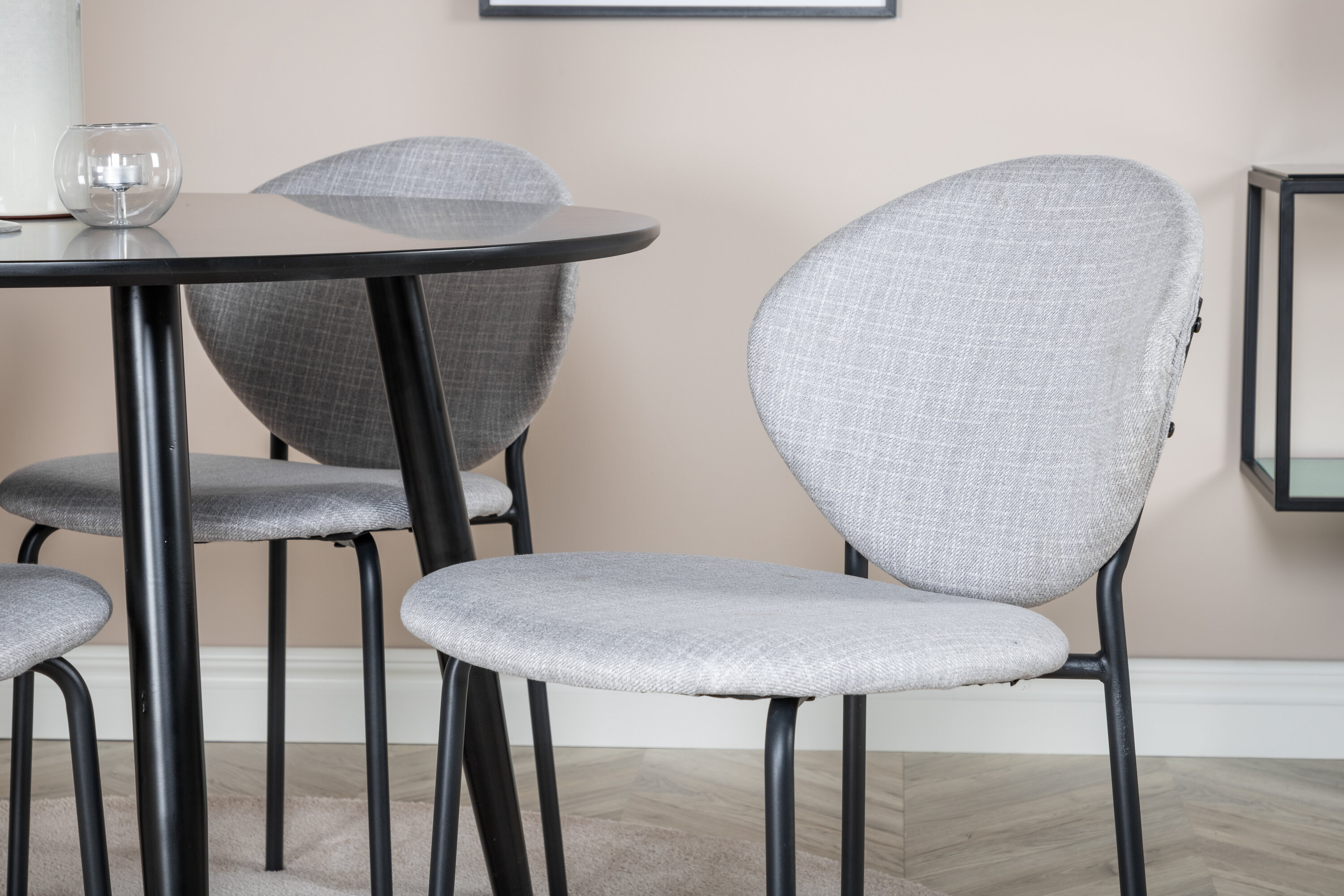 deLOHN Vault, Plaza Kör alakú étkezőgarnitúra