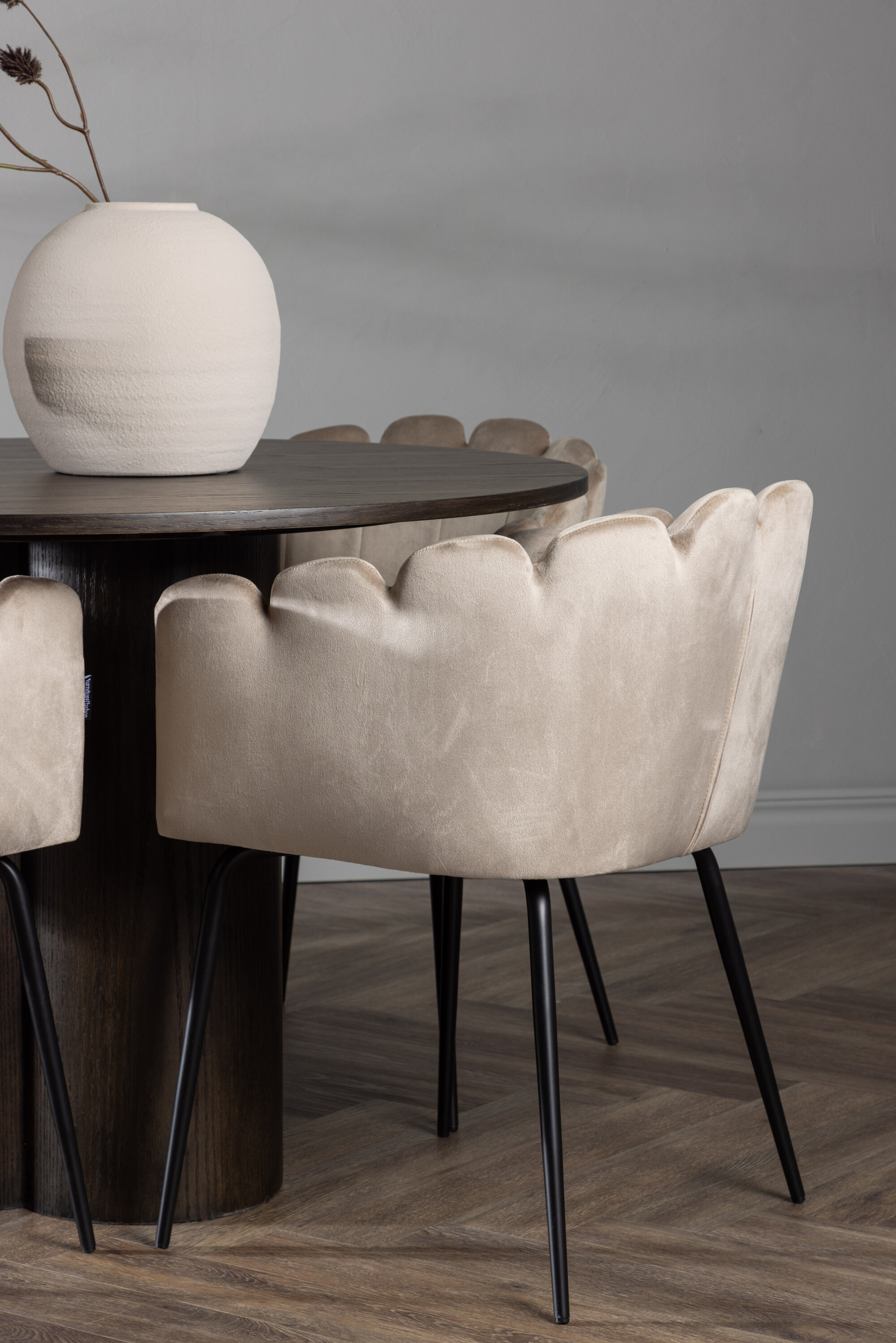 deLOHN Olivia, Limhamn Kör alakú étkezőgarnitúra