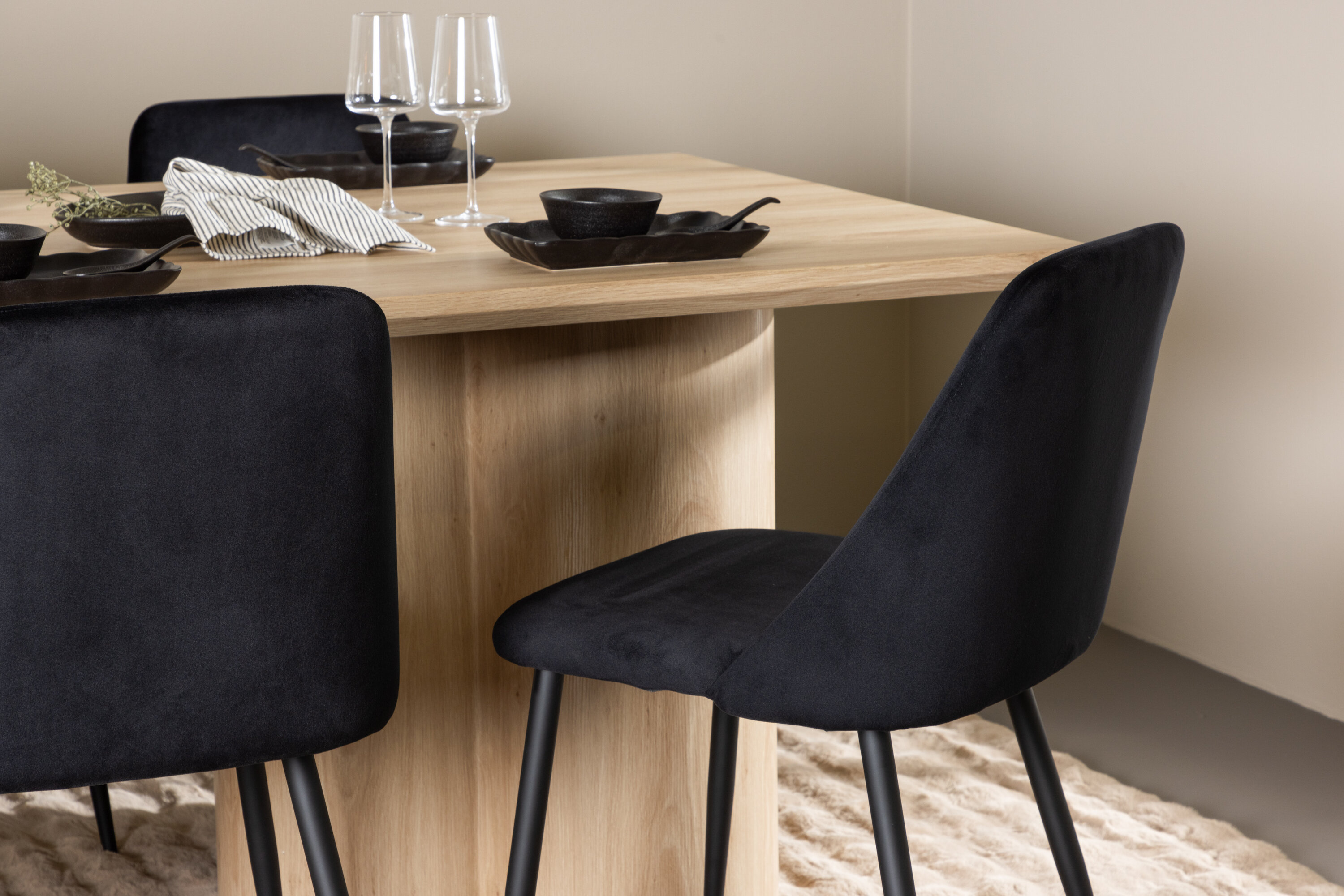 deLOHN Olivia, Night Téglalap alakú étkezőgarnitúra