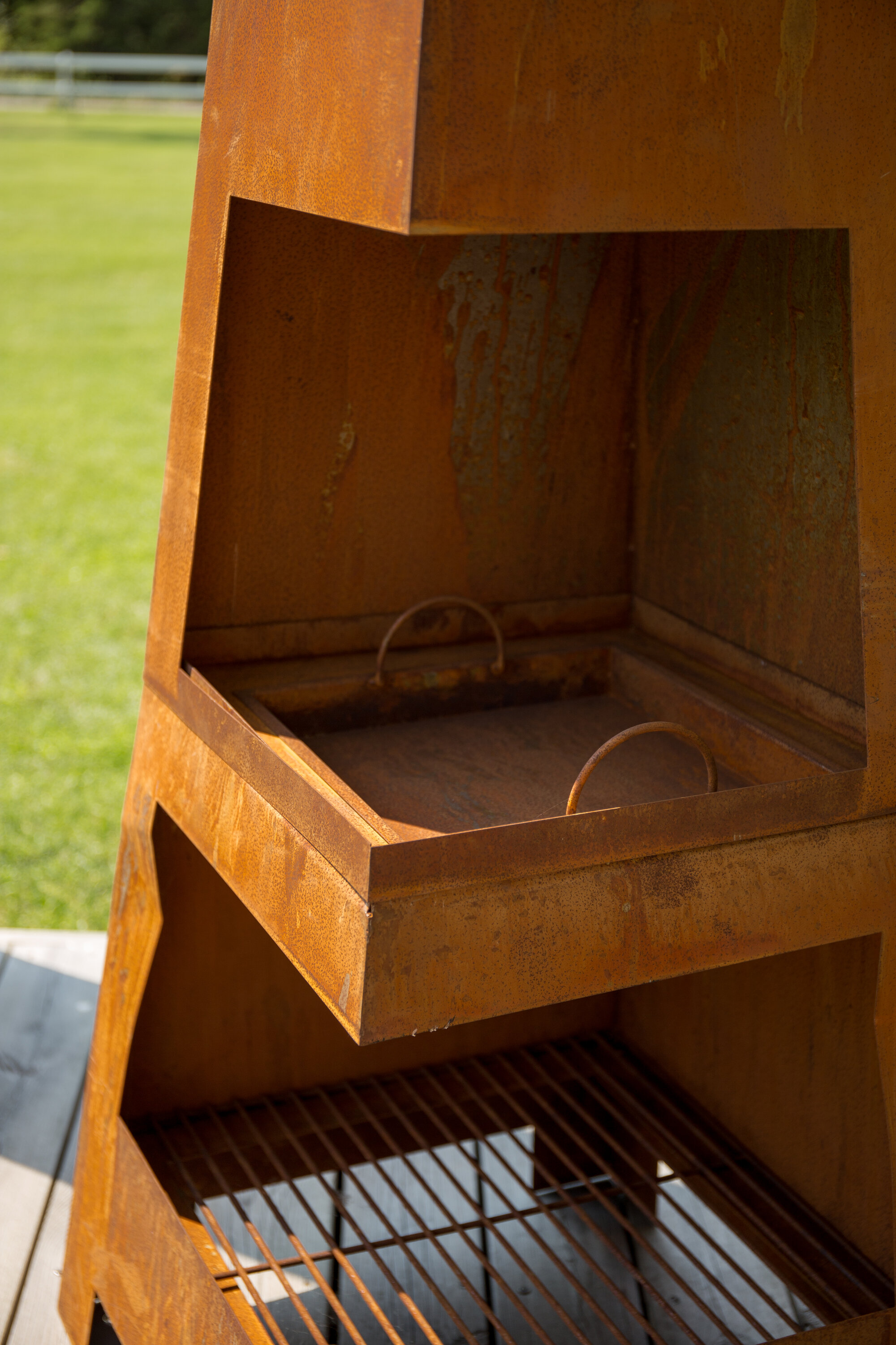 deLOHN Bastian Kerti tűzrakó