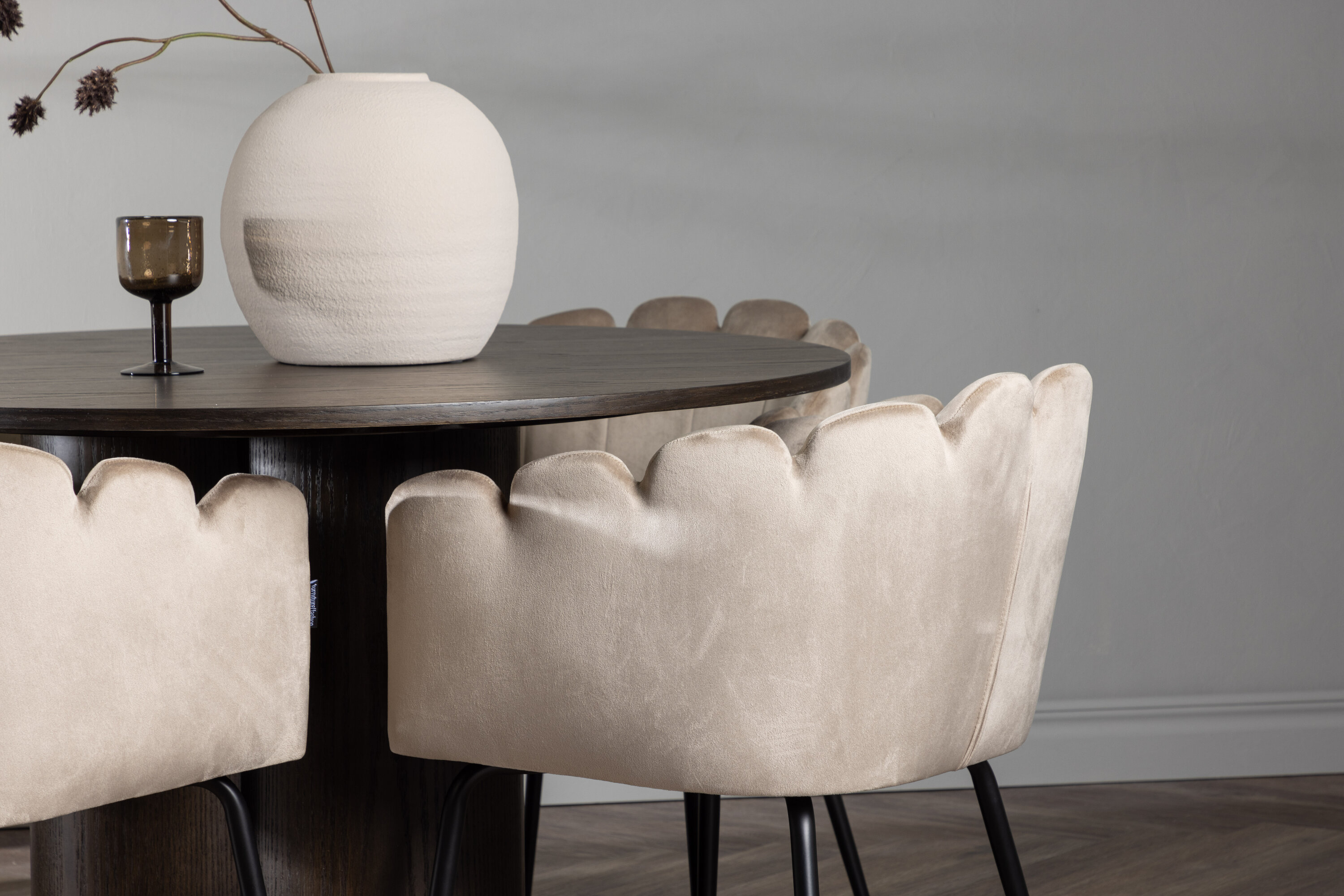 deLOHN Olivia, Limhamn Kör alakú étkezőgarnitúra