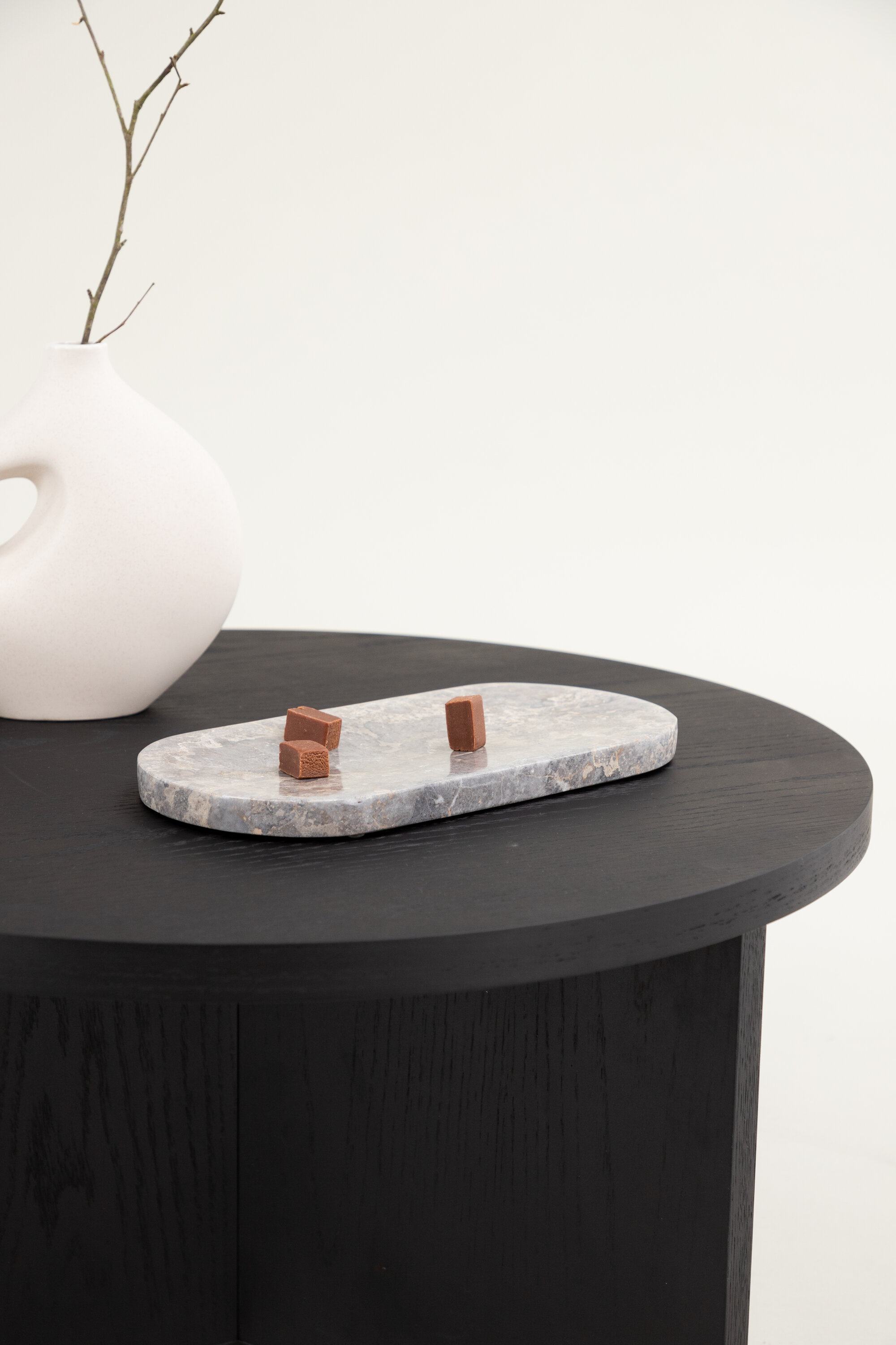 deLOHN Saltö Dohányzóasztal