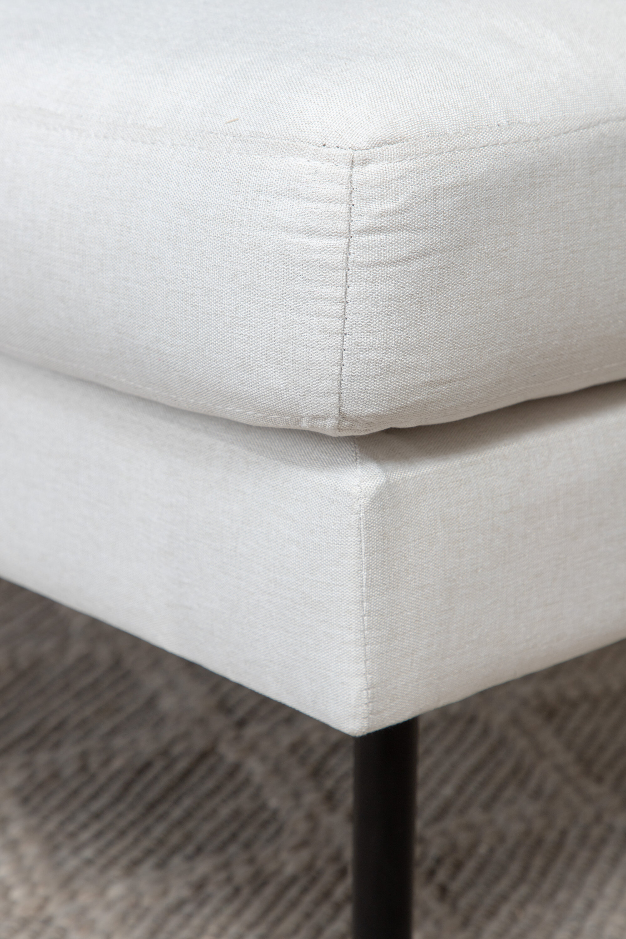 deLOHN Zoom Lábtartós puff