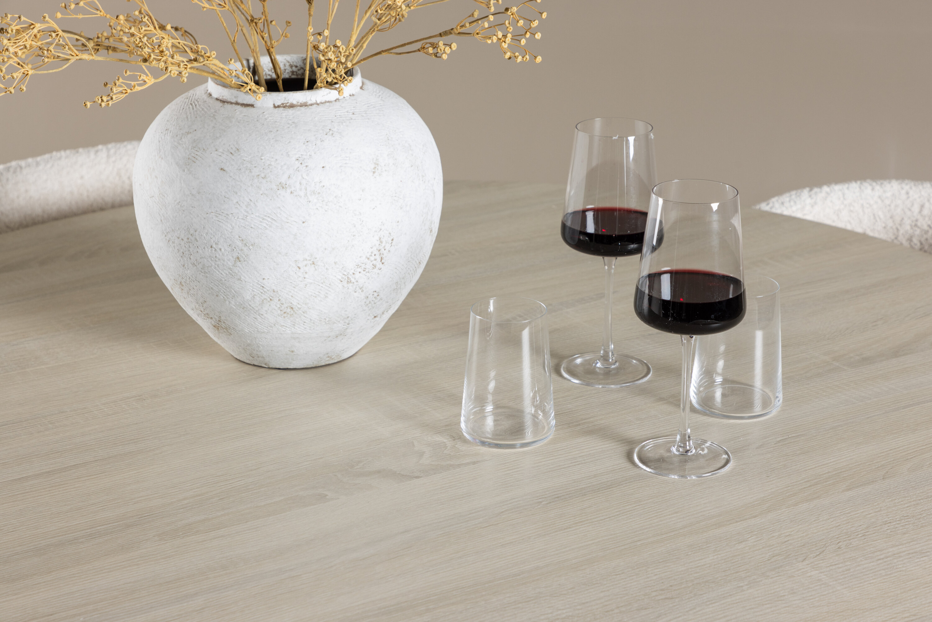 deLOHN Lanzo, Agnes Kör alakú étkezőgarnitúra