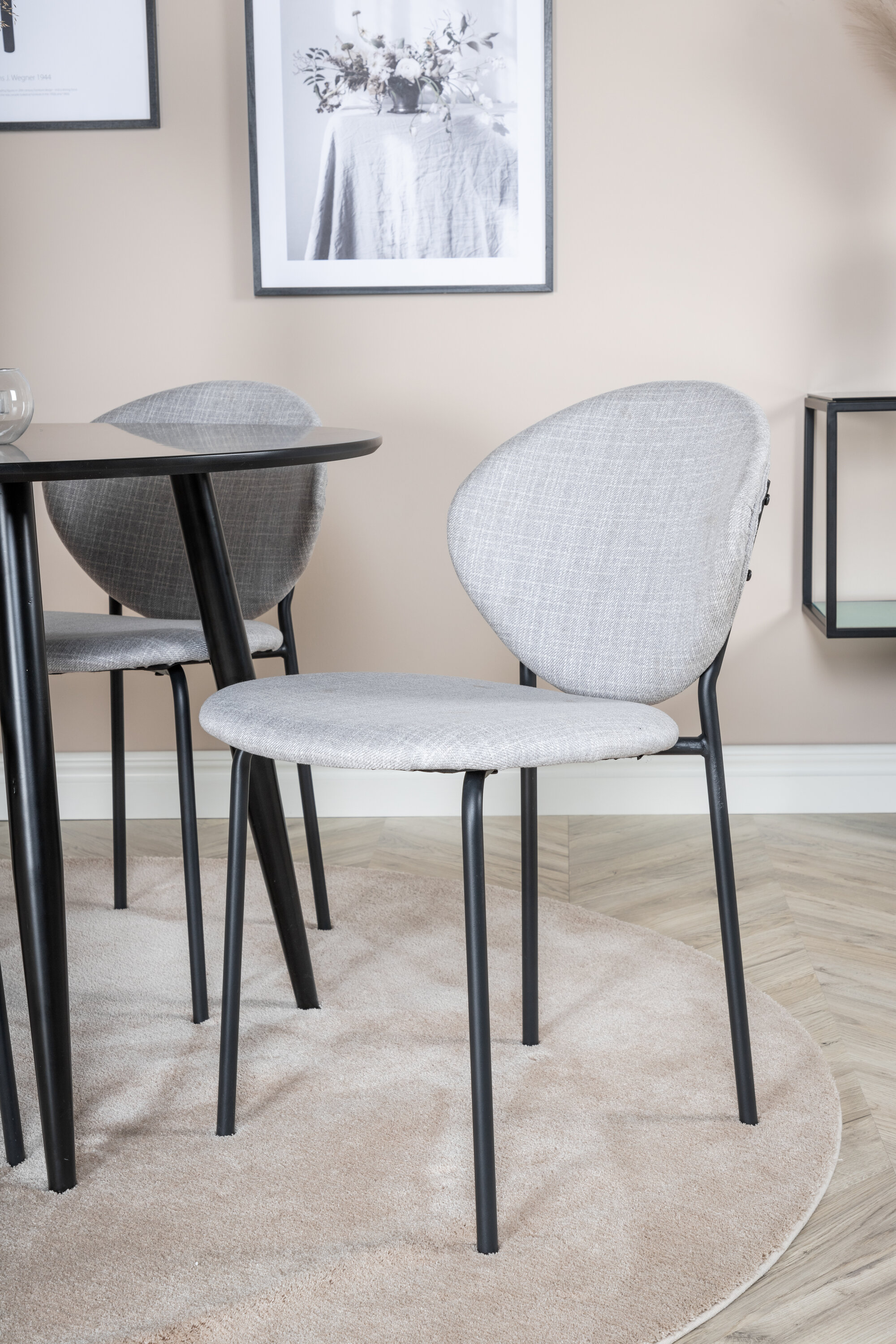 deLOHN Vault, Plaza Kör alakú étkezőgarnitúra