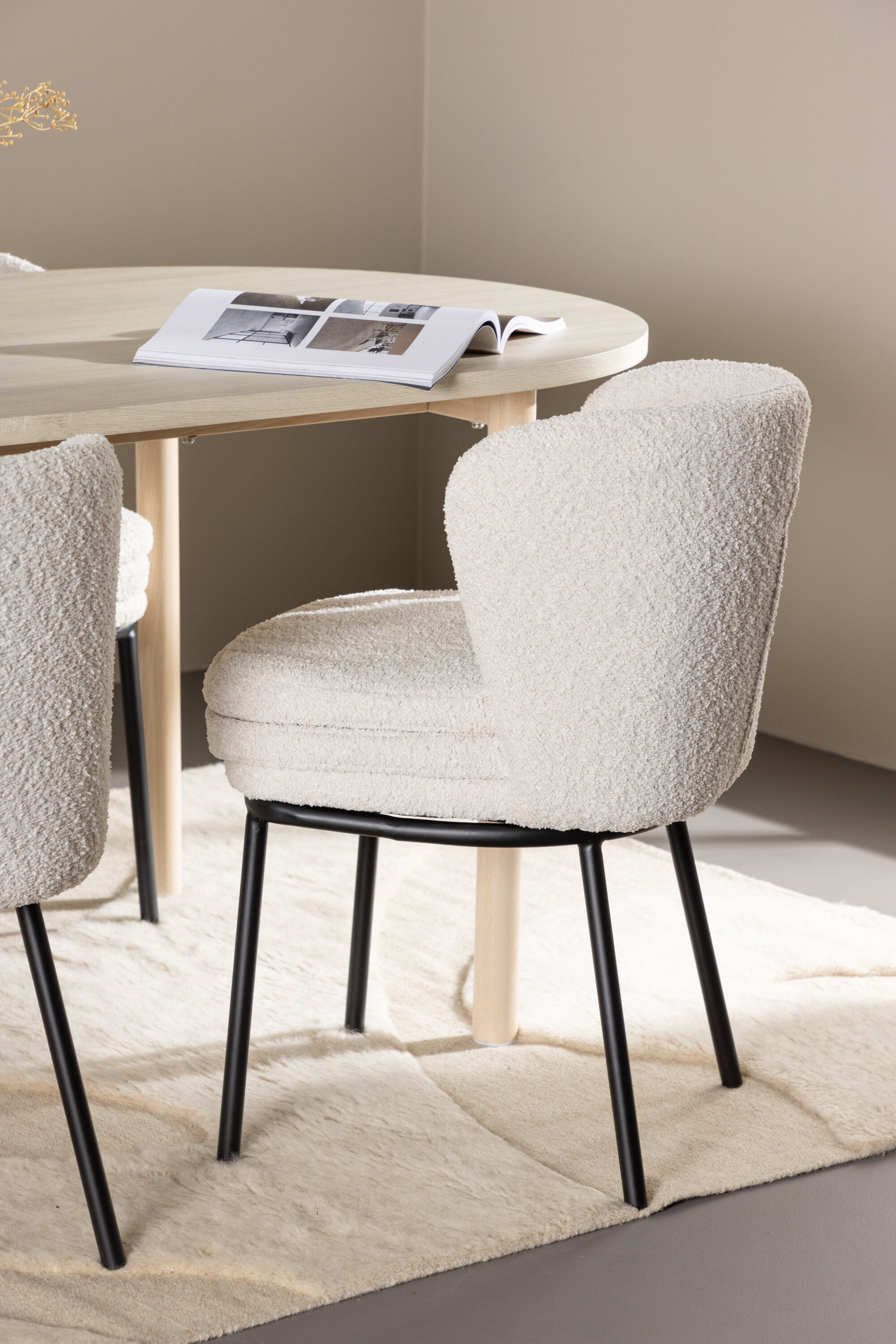 deLOHN Andy, Agnes Ovális étkezőgarnitúra