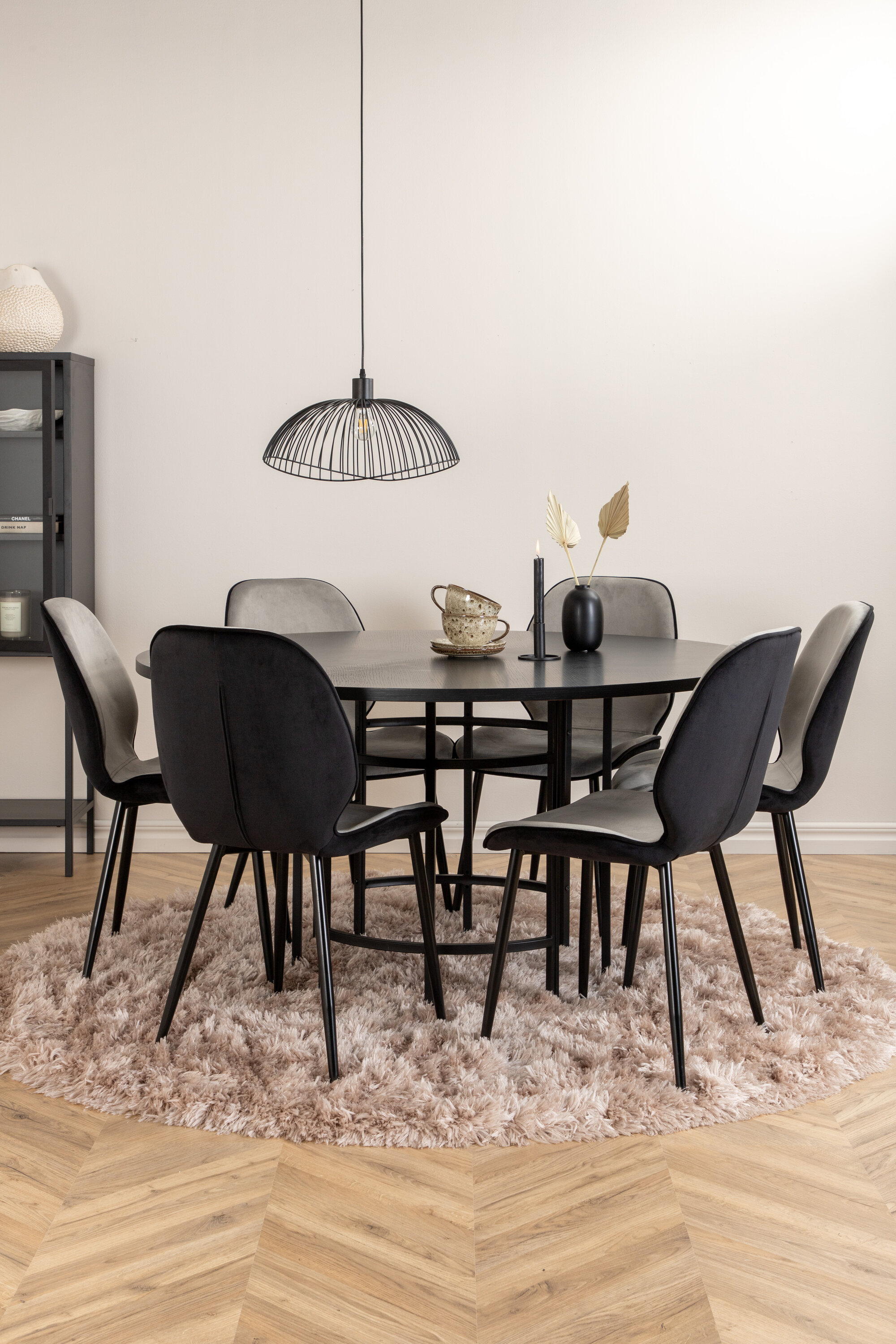 deLOHN Copenhagen, Emma Kör alakú étkezőgarnitúra deLOHN Copenhagen, Emma Kör alakú étkezőgarnitúra