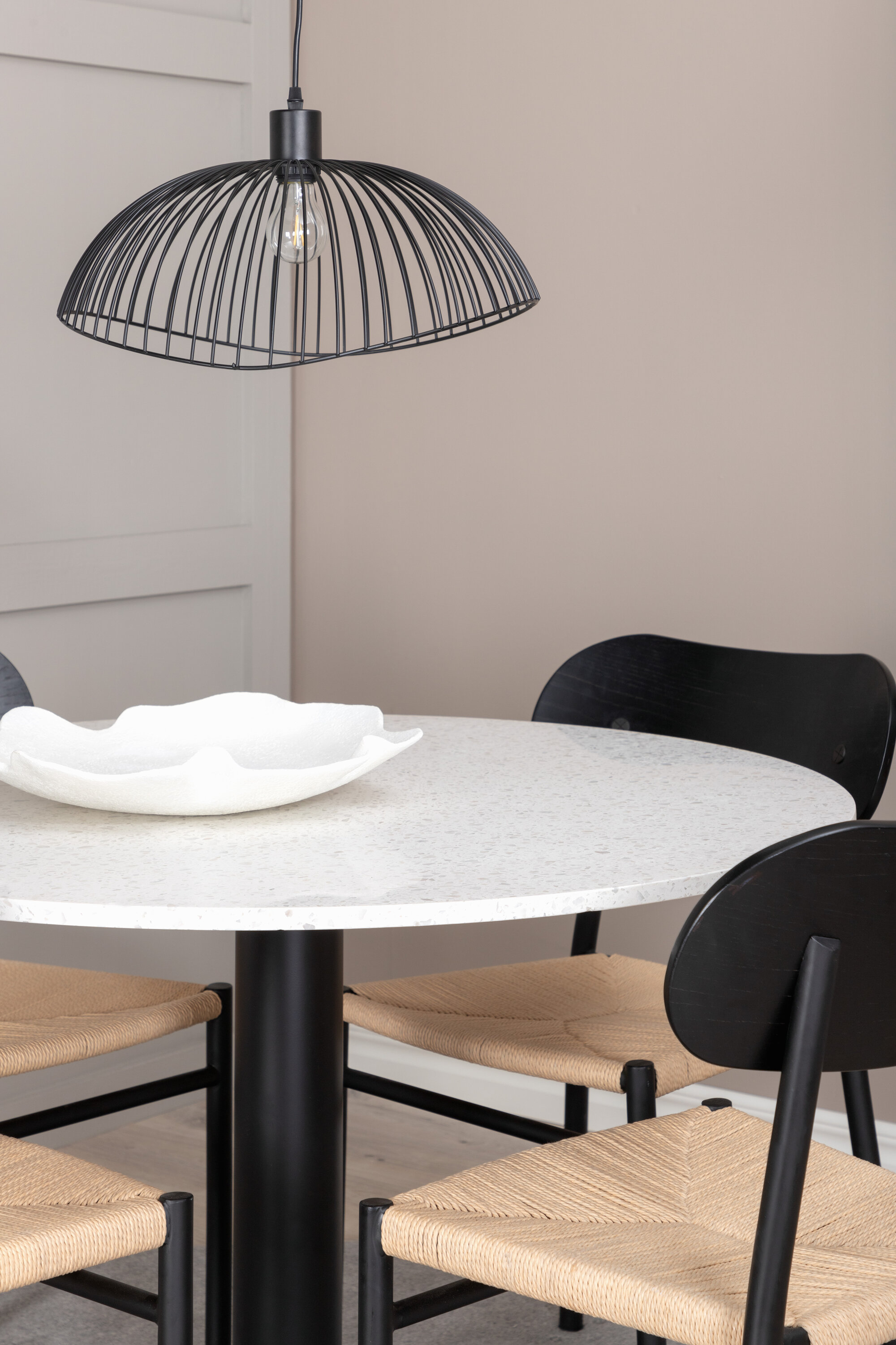 deLOHN Polly, Razzia Kör alakú étkezőgarnitúra