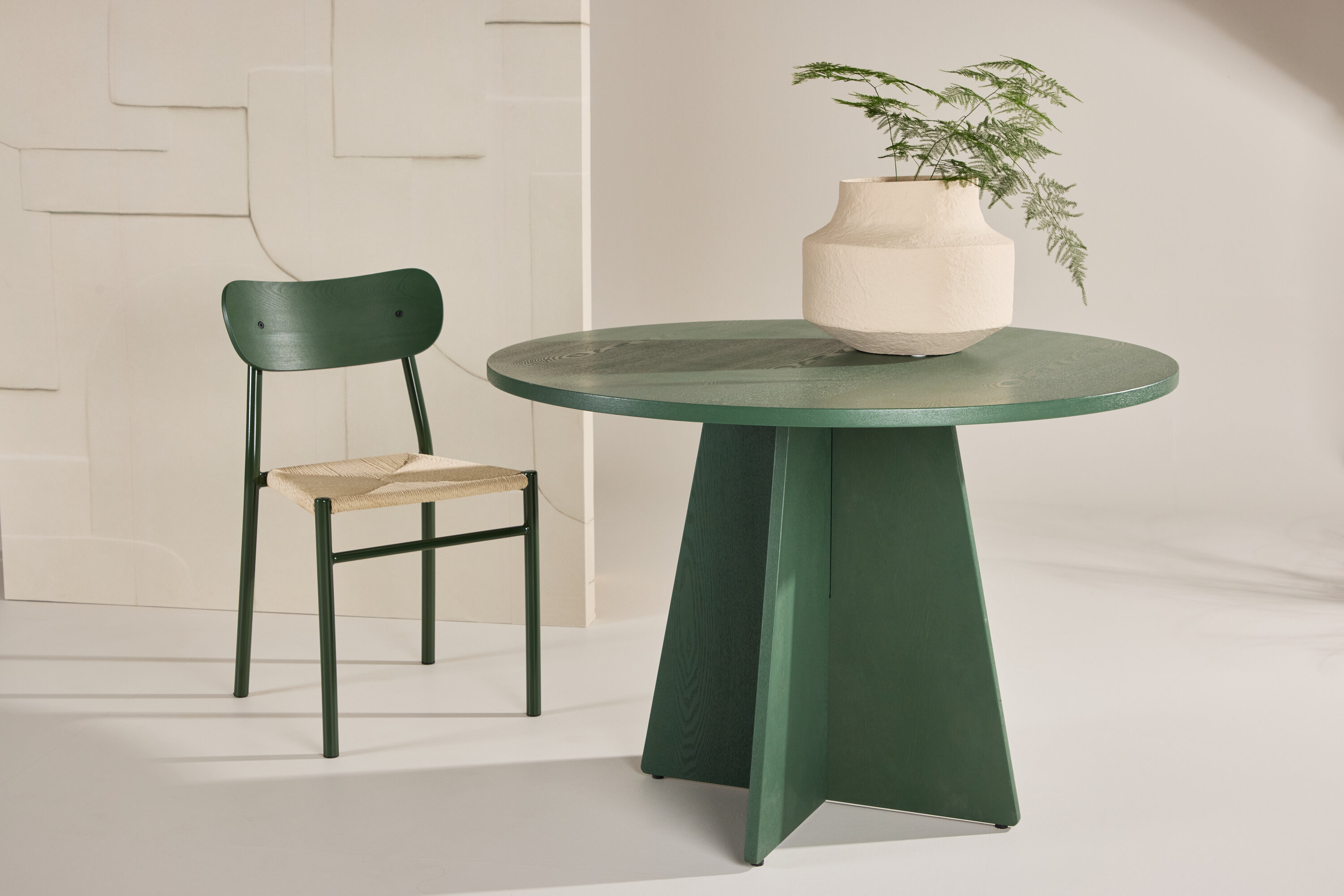 deLOHN Bootcut Kerek étkezőasztal