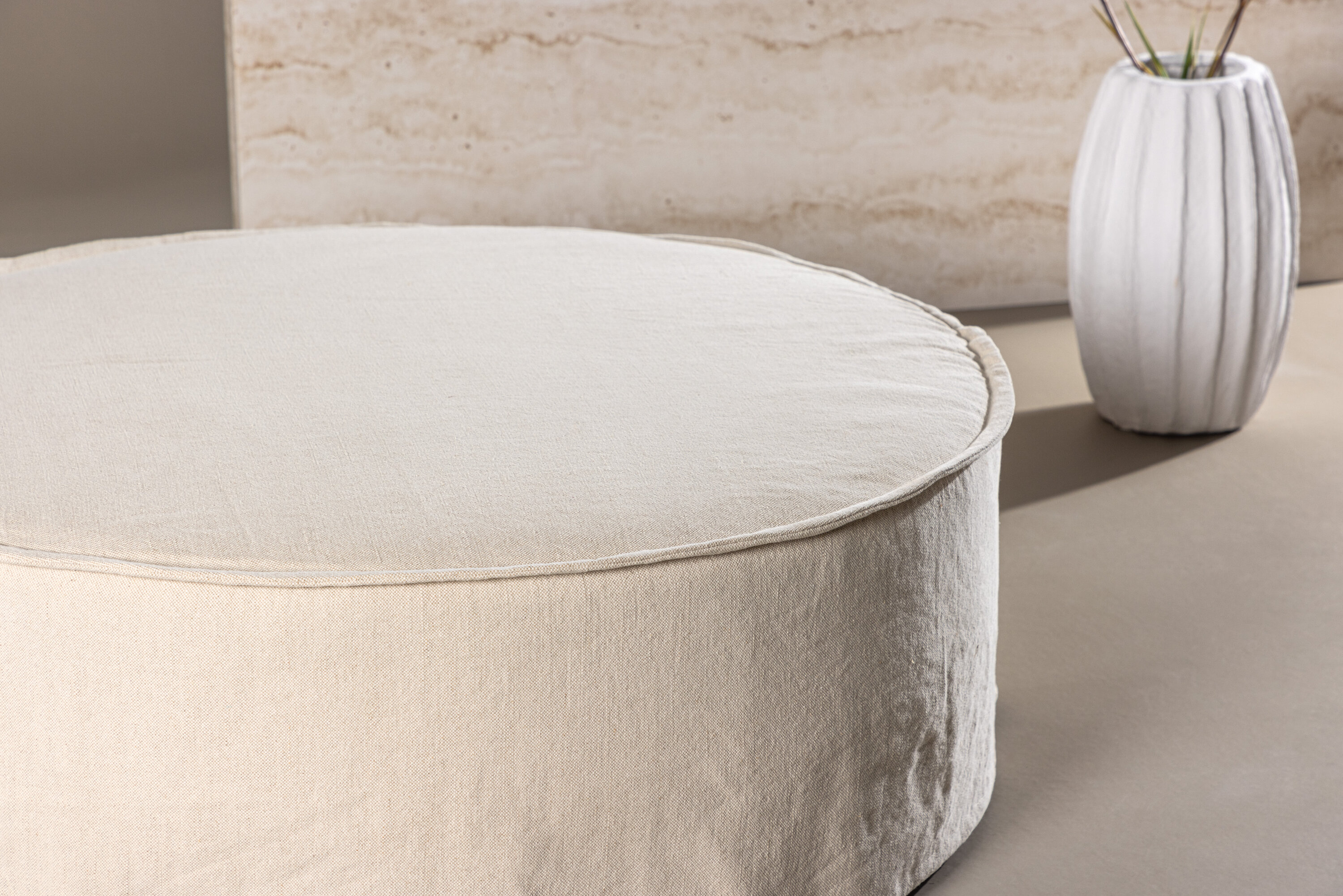 deLOHN Vindö Lábtartós puff