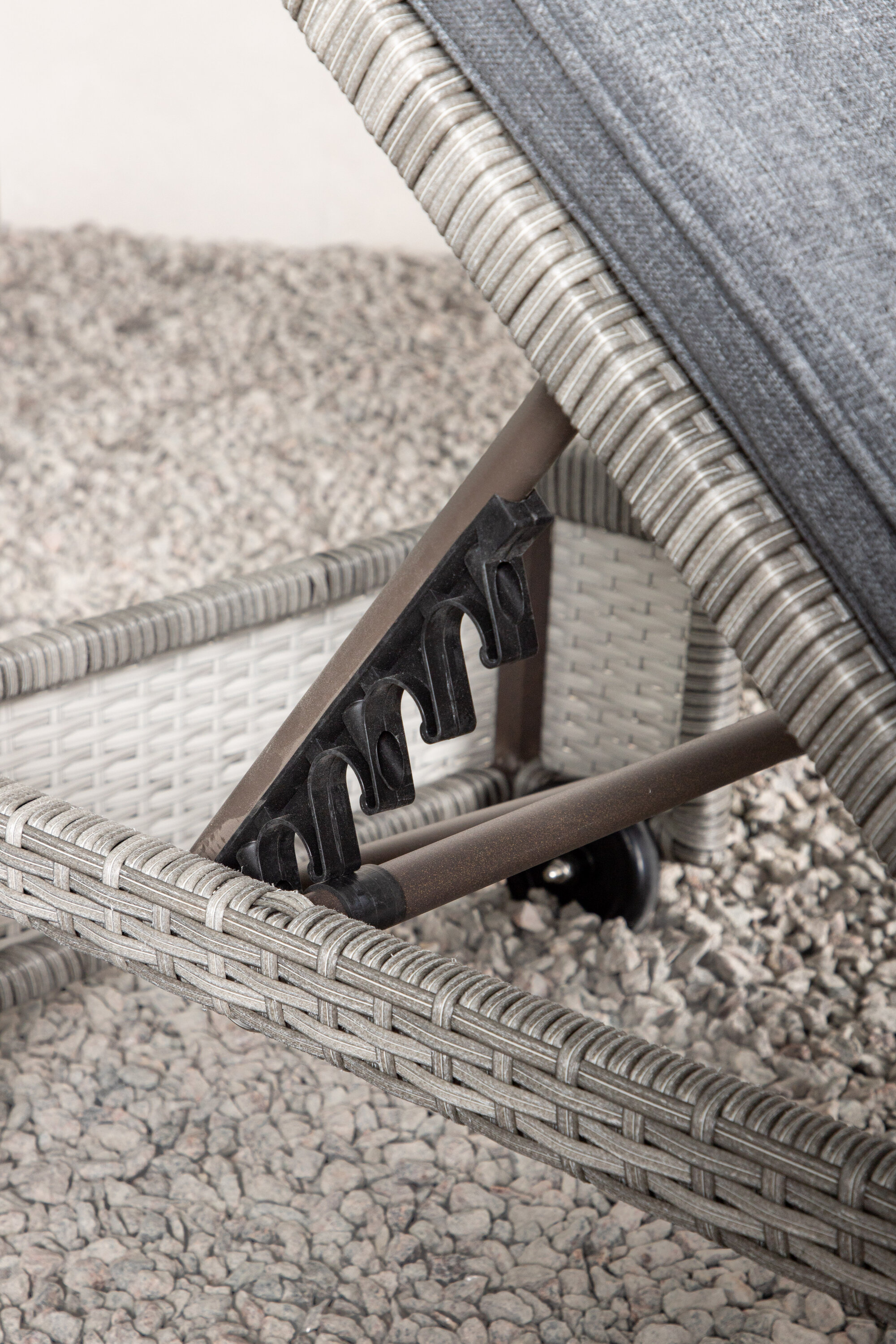 deLOHN London Napozóágy