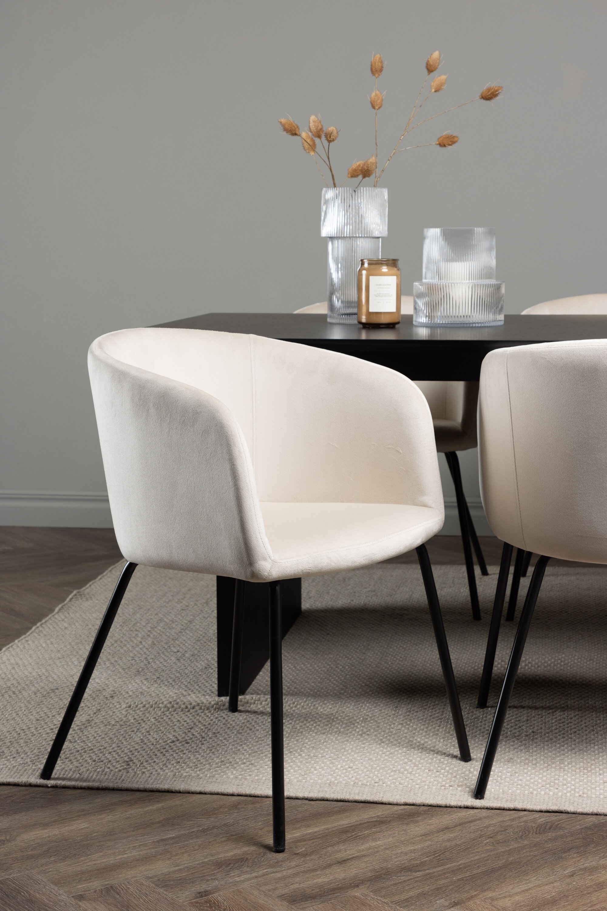 deLOHN Vail, Berit Téglalap alakú étkezőgarnitúra