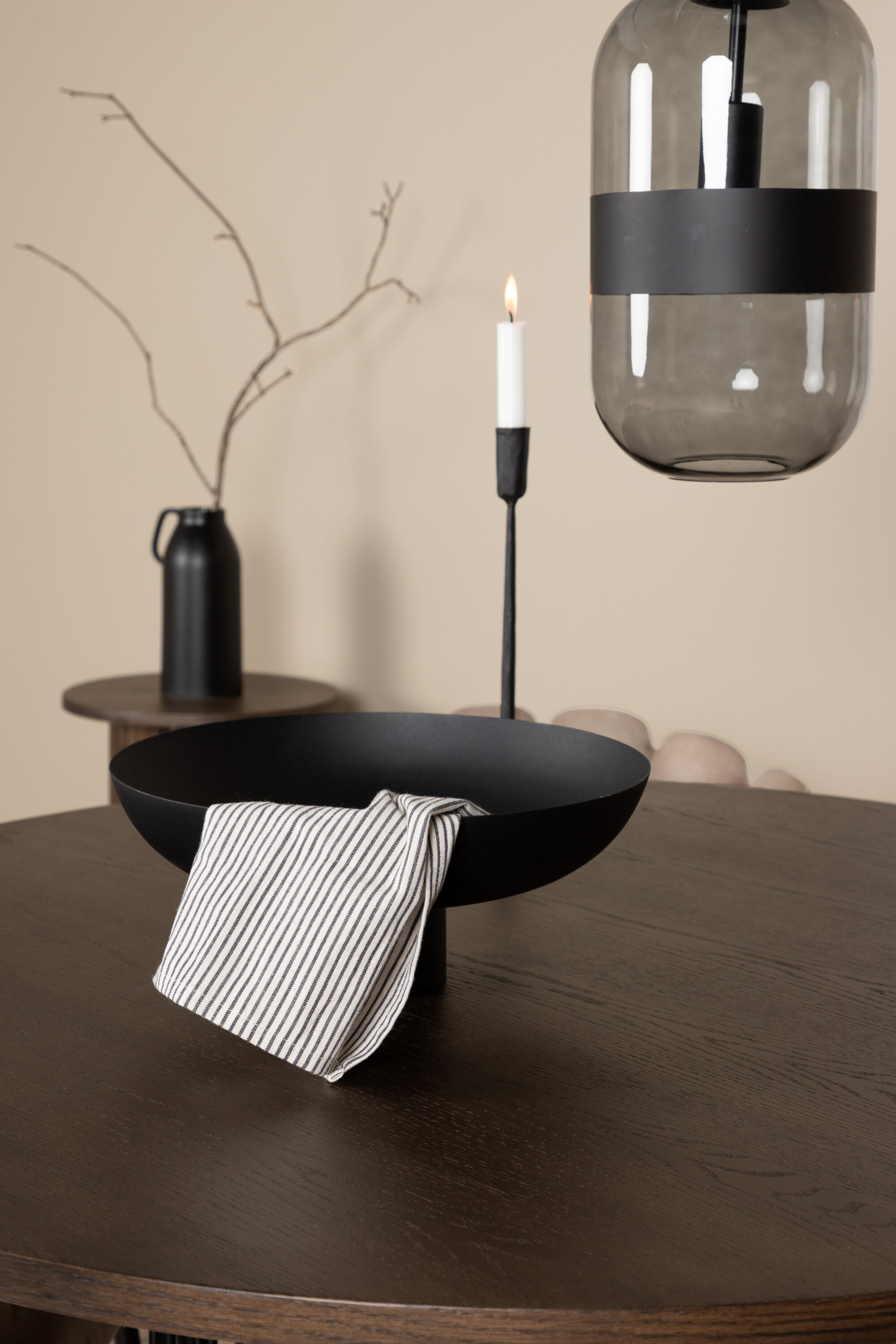 deLOHN Stone round, Limhamn Kör alakú étkezőgarnitúra