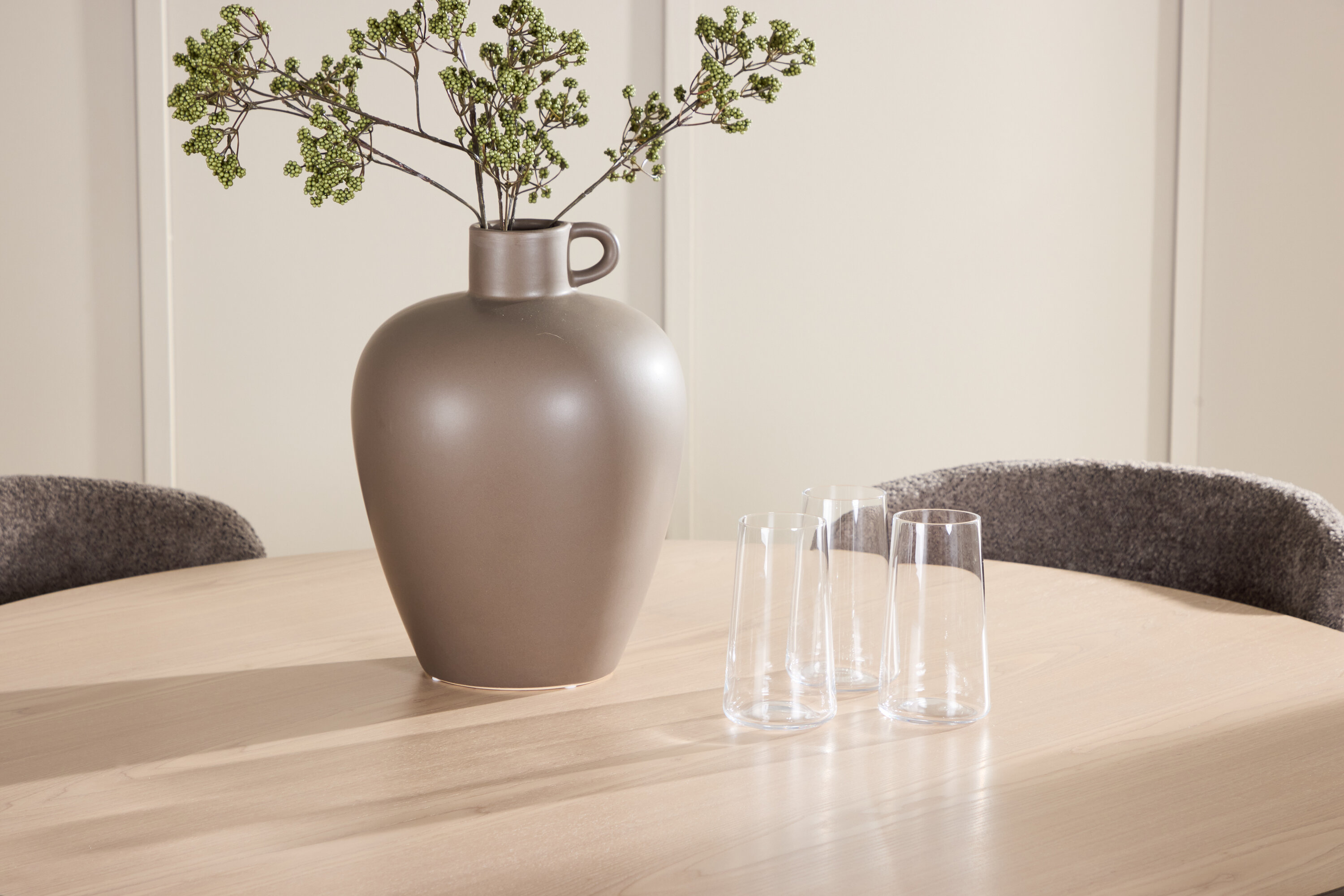 deLOHN Flora, Astoria Kör alakú étkezőgarnitúra deLOHN Flora, Astoria Kör alakú étkezőgarnitúra