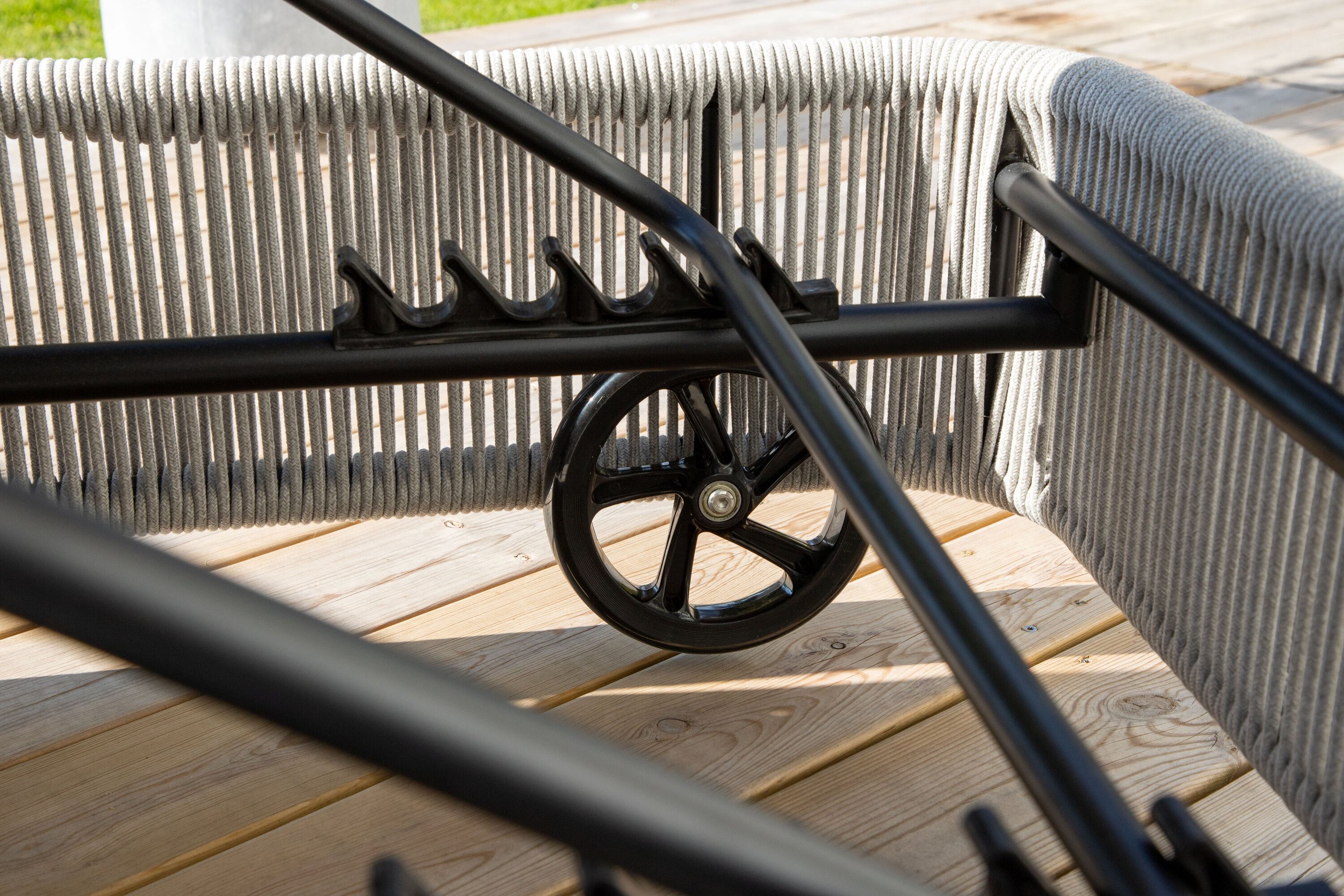 deLOHN Virya Napozóágy