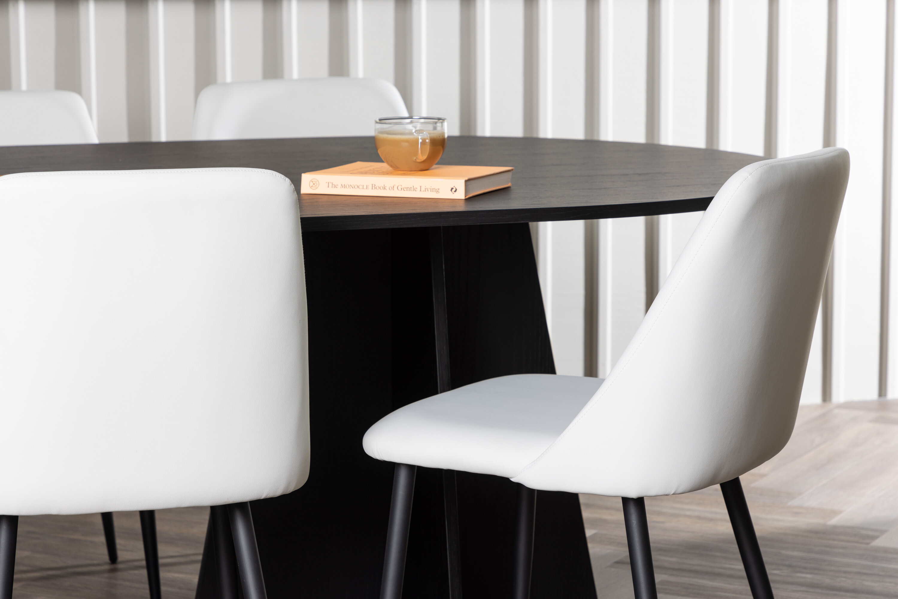 deLOHN Night Ovális étkezőgarnitúra