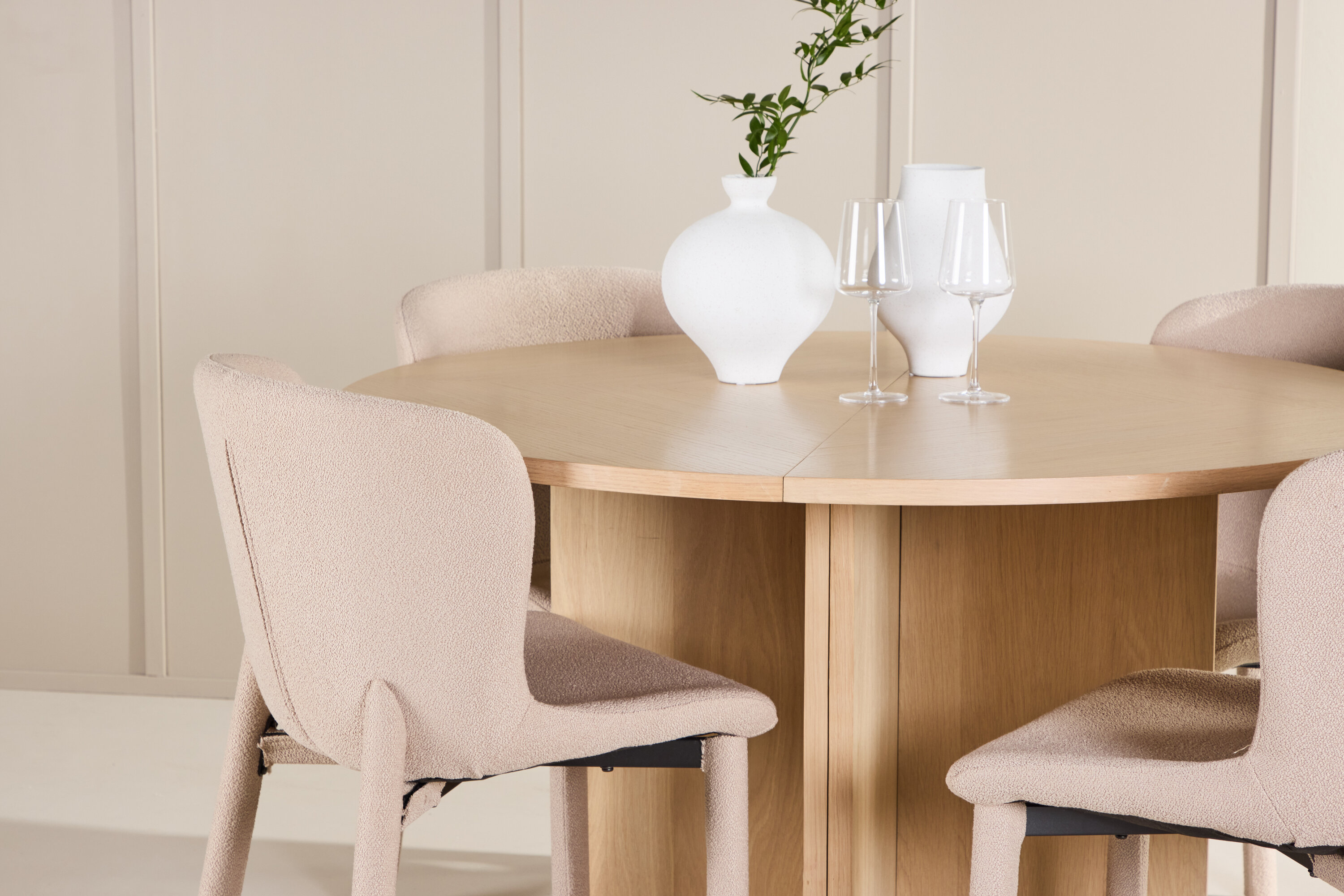 deLOHN Strada, Astoria Ovális étkezőgarnitúra deLOHN Strada, Astoria Ovális étkezőgarnitúra