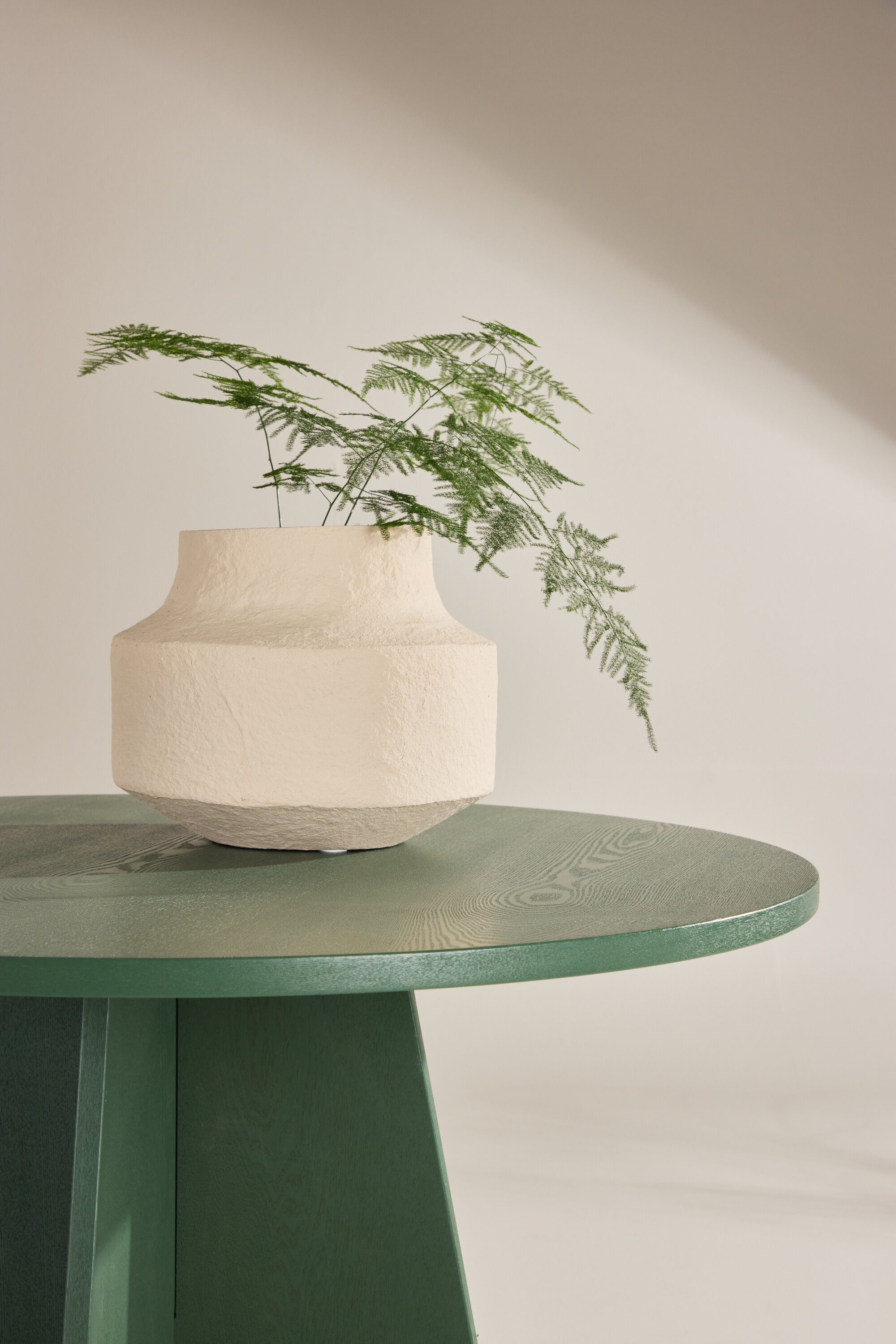 deLOHN Bootcut Kerek étkezőasztal